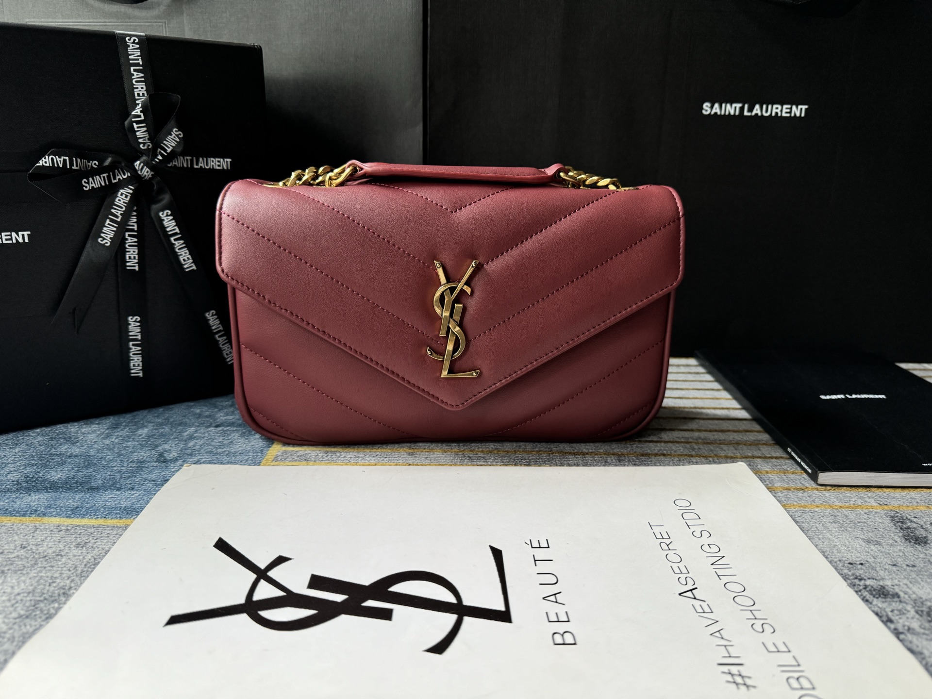 SAINT LAURENT LOULOU in MATELASSÉ Lambskin - Wine
