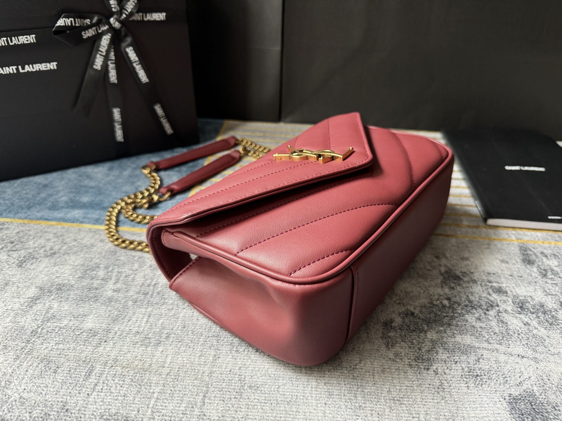 SAINT LAURENT LOULOU in MATELASSÉ Lambskin - Wine