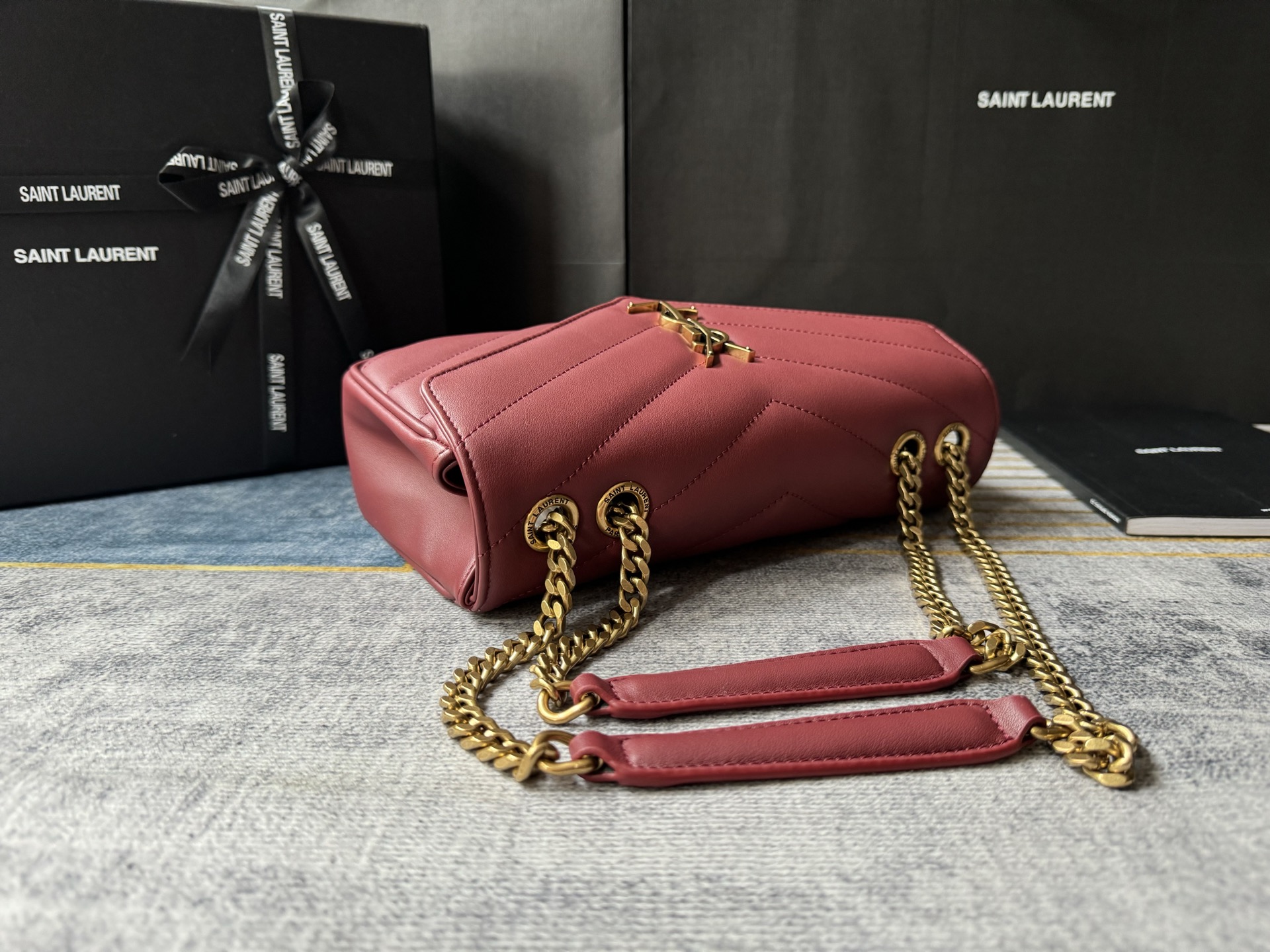 SAINT LAURENT LOULOU in MATELASSÉ Lambskin - Wine