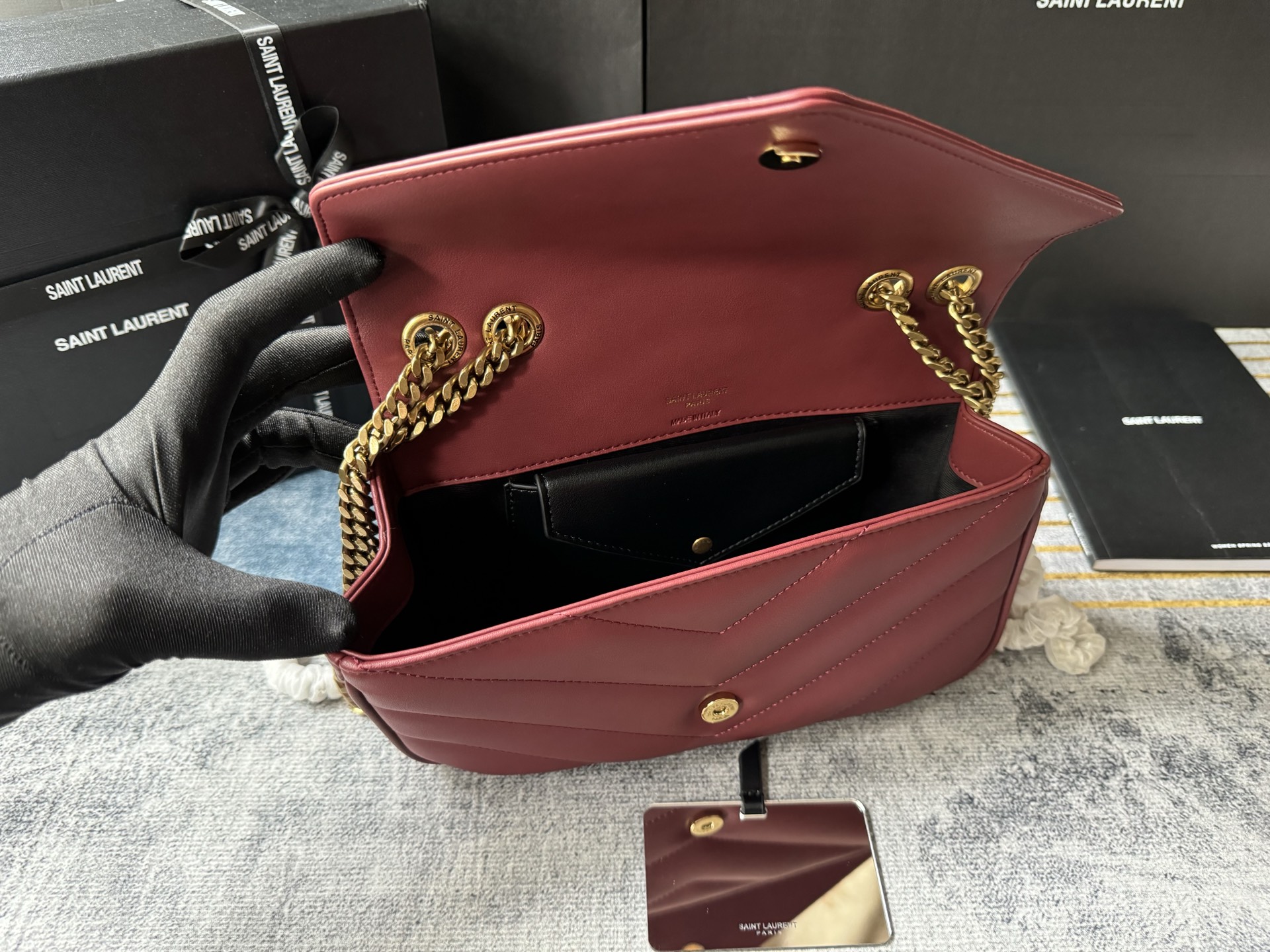 SAINT LAURENT LOULOU in MATELASSÉ Lambskin - Wine