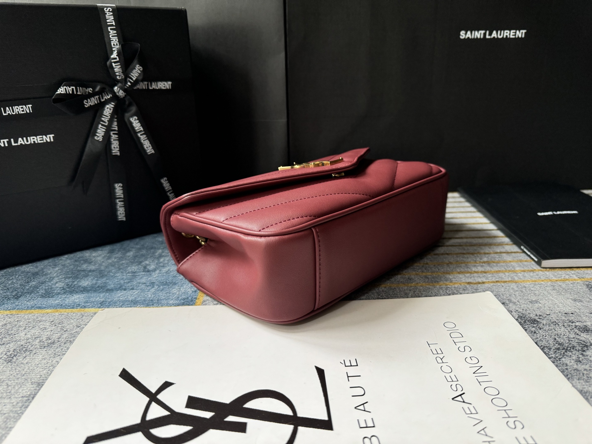SAINT LAURENT LOULOU in MATELASSÉ Lambskin - Wine