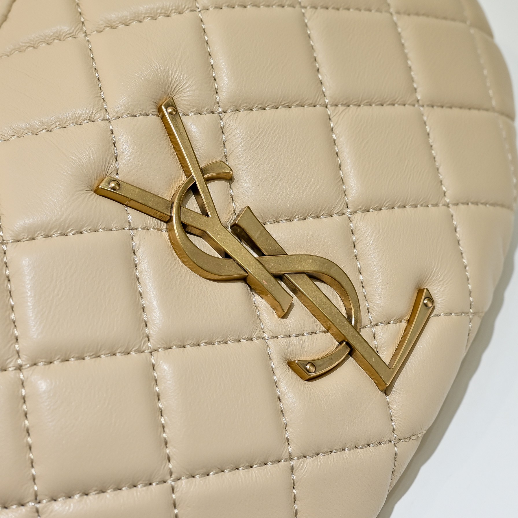 [TOP]Saint Laurent YSL IICARINO in quilted suede Hobo Bag - DARK BEIGE