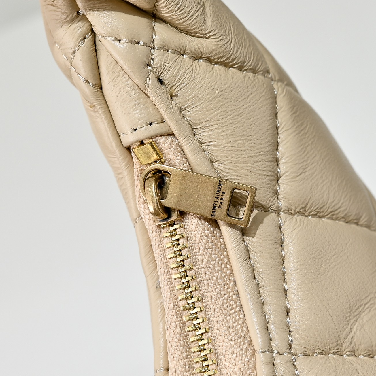 [TOP]Saint Laurent YSL IICARINO in quilted suede Hobo Bag - DARK BEIGE
