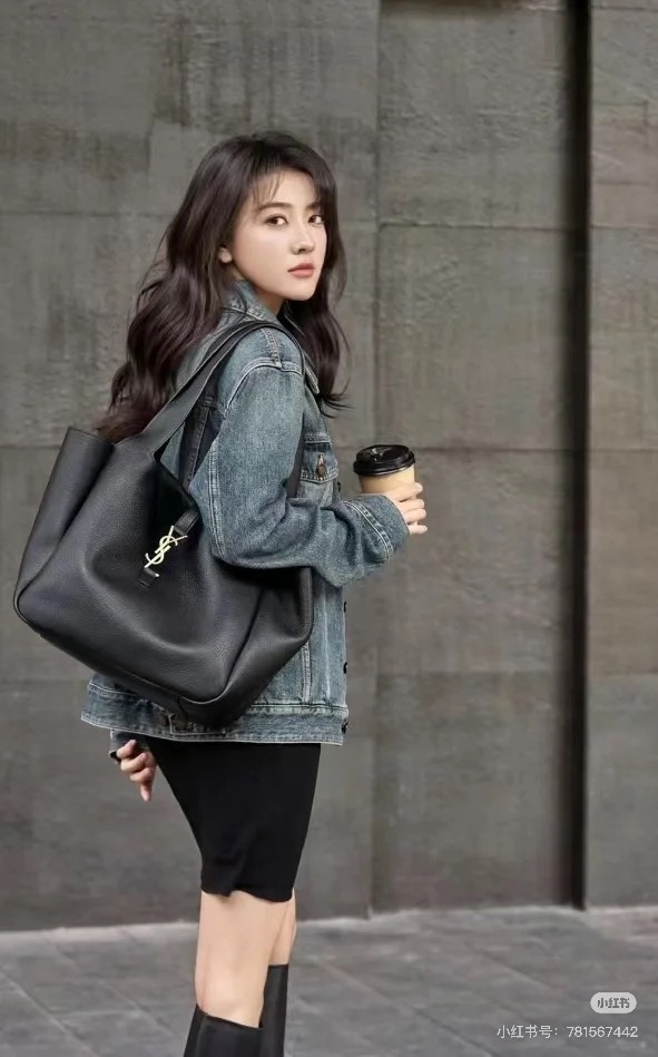 Saint Laurent Hobo Underarm Bag