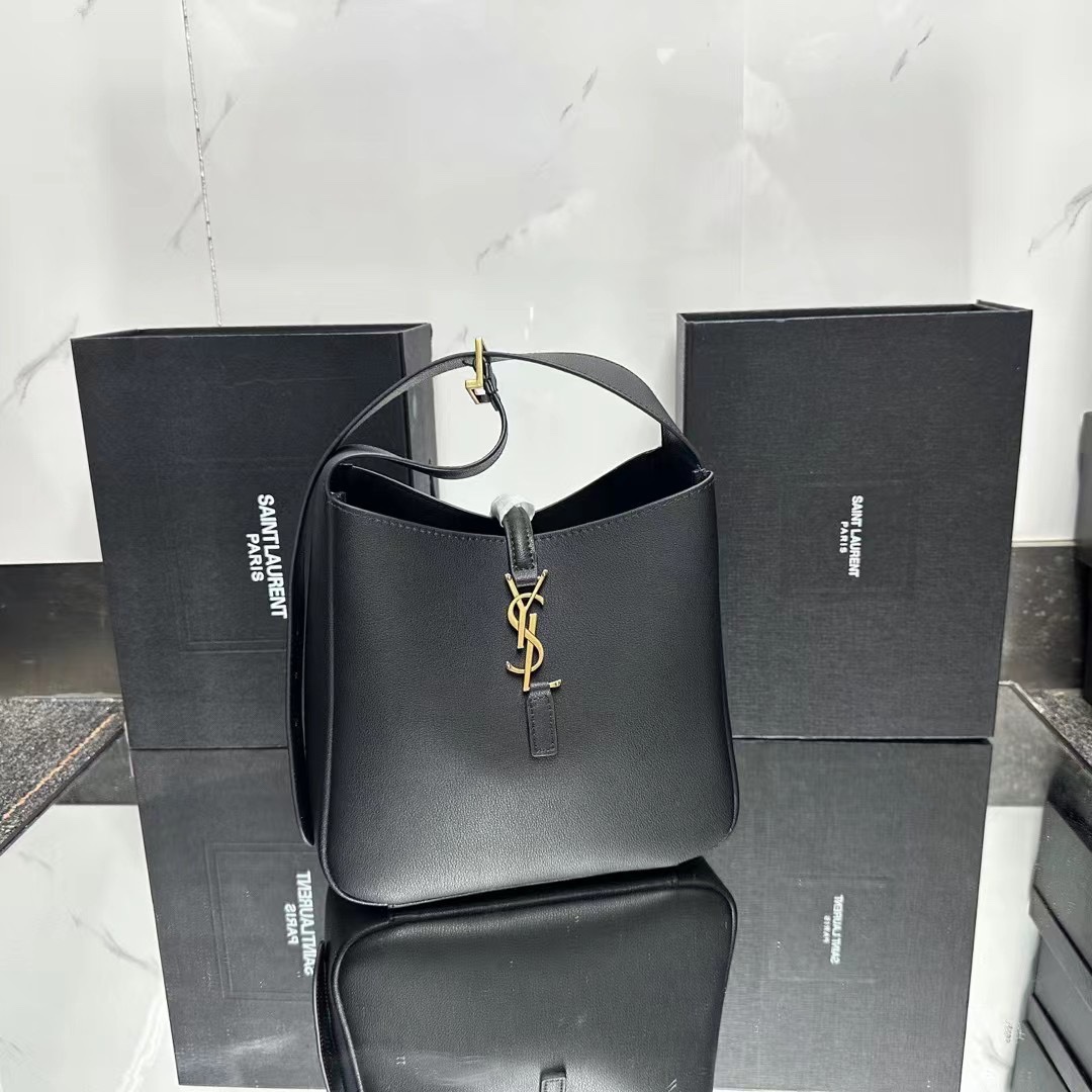 SAINT LAURENT Supple Small leather shoulder bag-Black - Bag