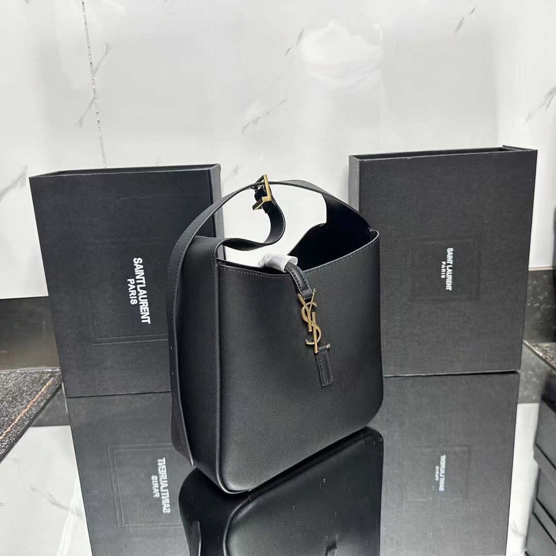 SAINT LAURENT Supple Small leather shoulder bag-Black - Bag