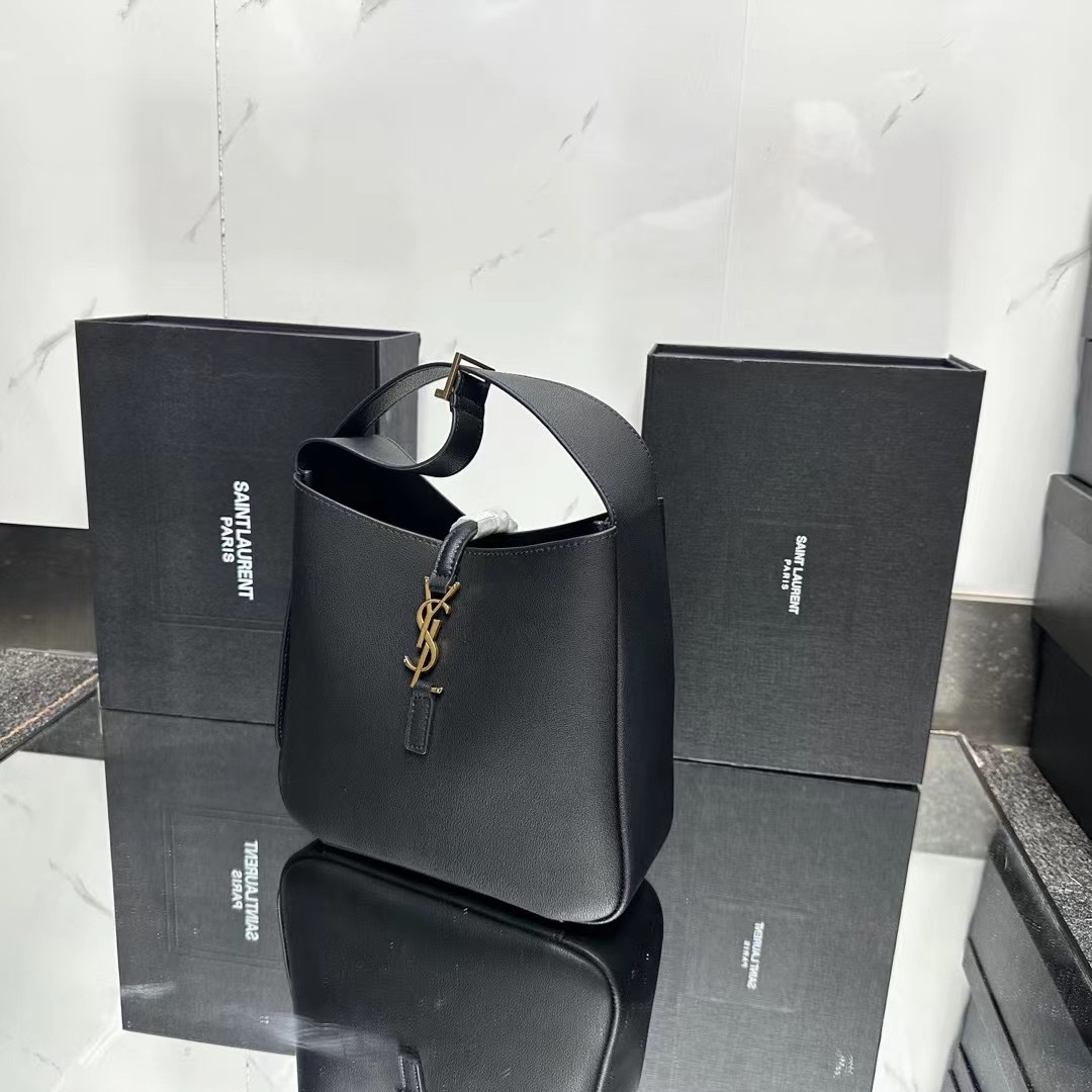 SAINT LAURENT Supple Small leather shoulder bag-Black - Bag