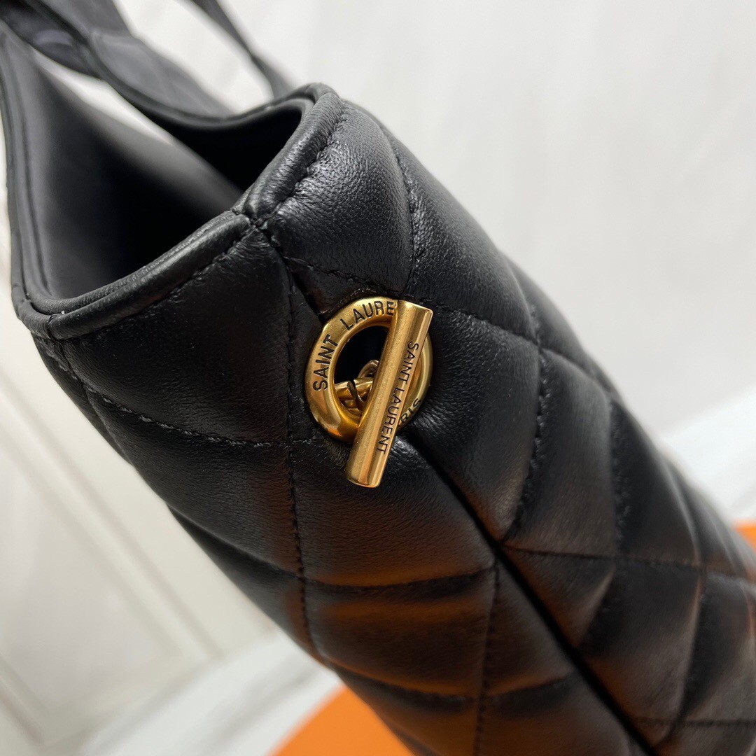 SAINT LAURENT ICARE MAXI SHOPPING BAG IN QUILTED Calfskin - Bag