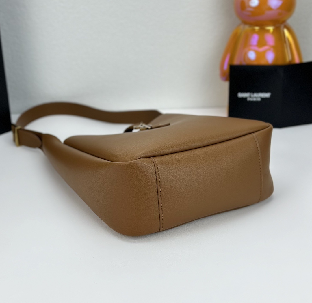 Saint Laurent LE 5 À 7 small bag in soft python Brown - Bag