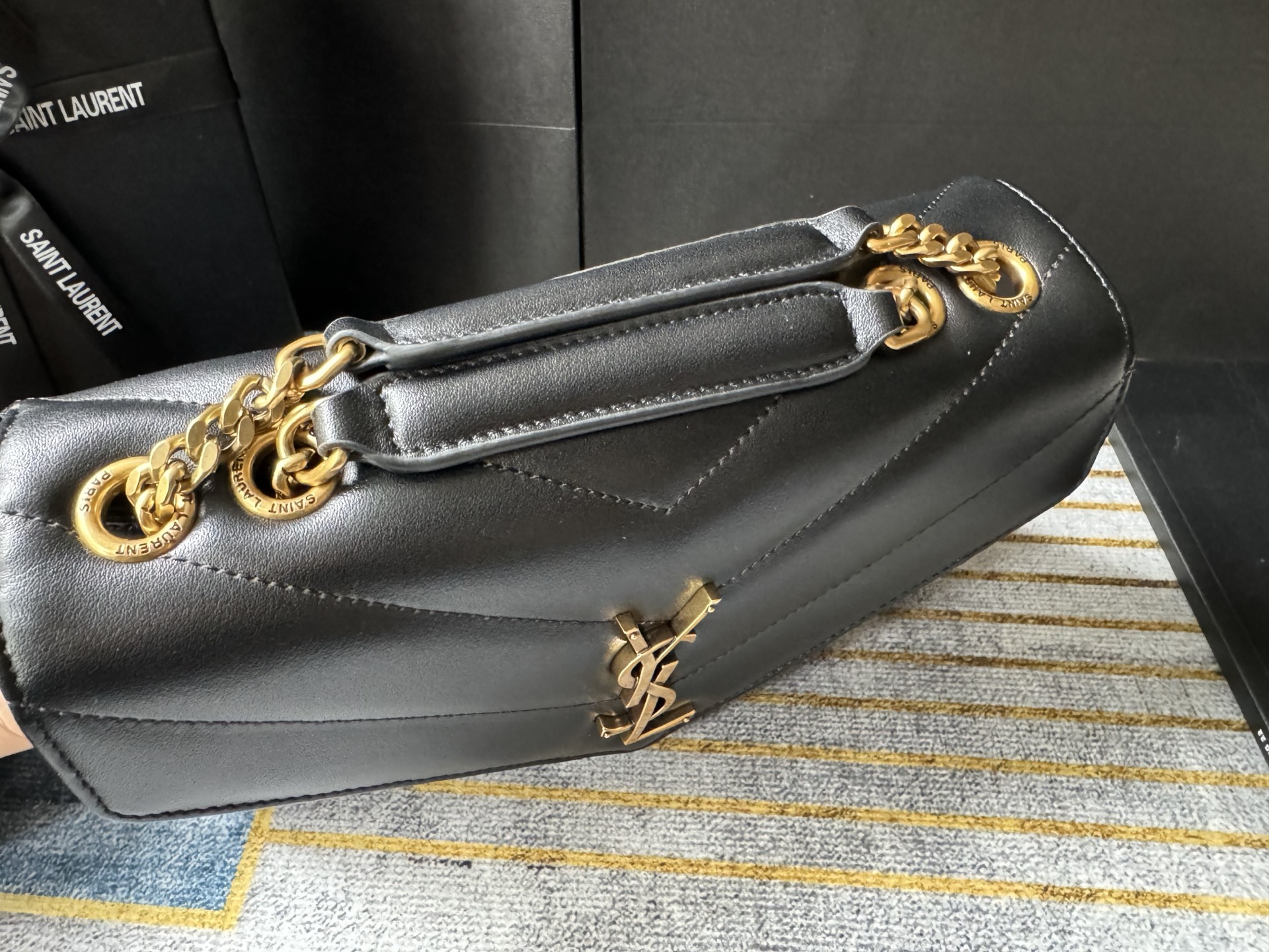 SAINT LAURENT LOULOU in MATELASSÉ Lambskin - Black