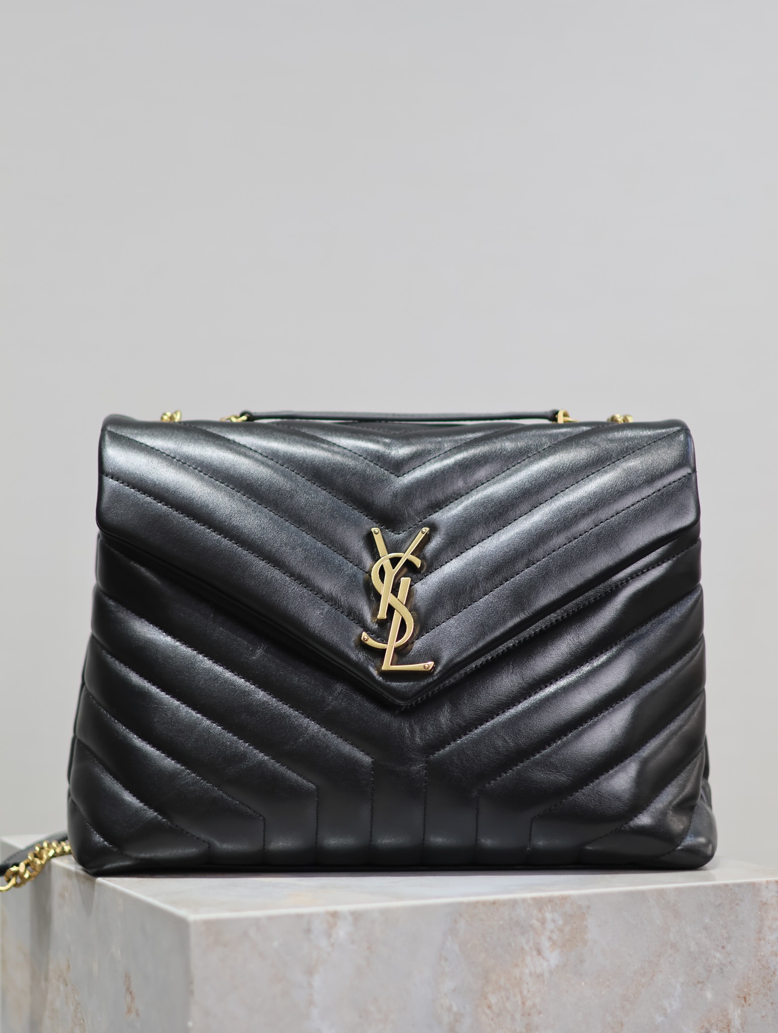 [TOP] SAINT LAURENT Loulou medium quilted leather shoulder bag black - Bag