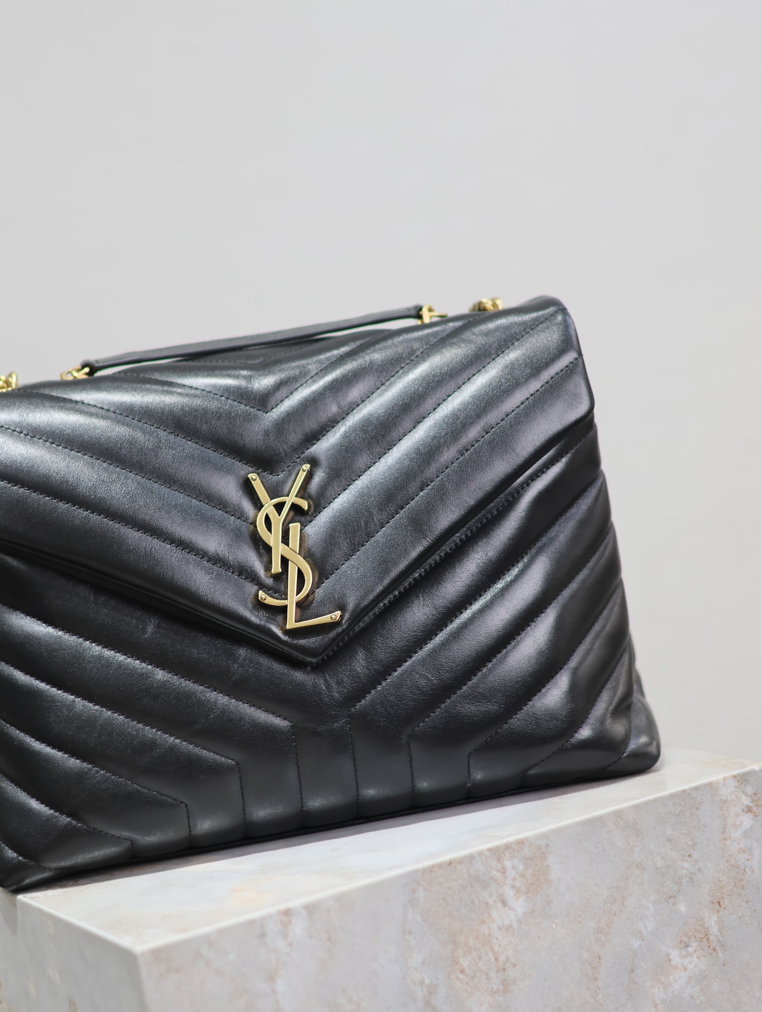 [TOP] SAINT LAURENT Loulou medium quilted leather shoulder bag black - Bag