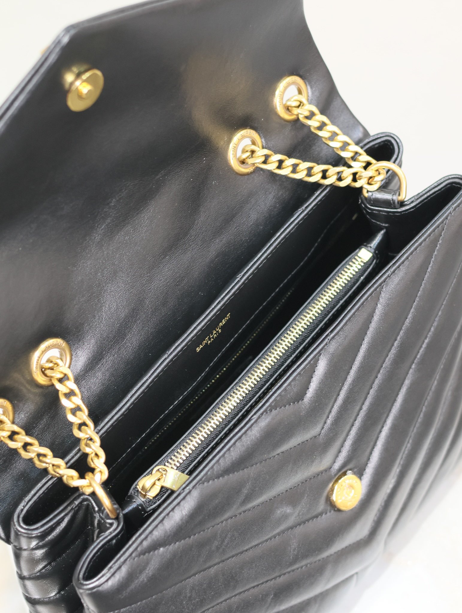 [TOP] SAINT LAURENT Loulou medium quilted leather shoulder bag black - Bag