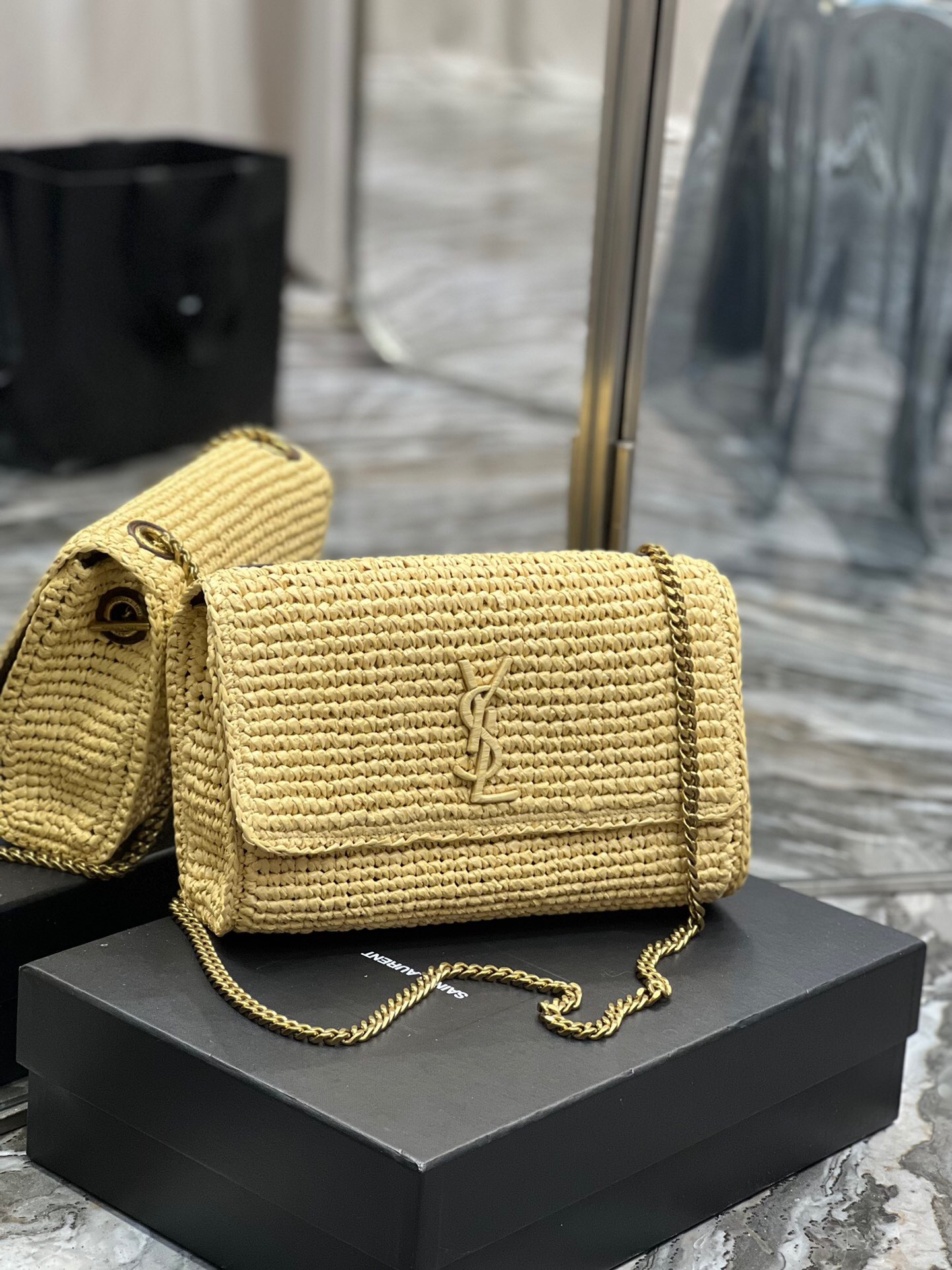 [TOP] SAINT LAUREN KATE MEDIUM SUPPLE CHAIN BAG IN RAFFIA - Bag