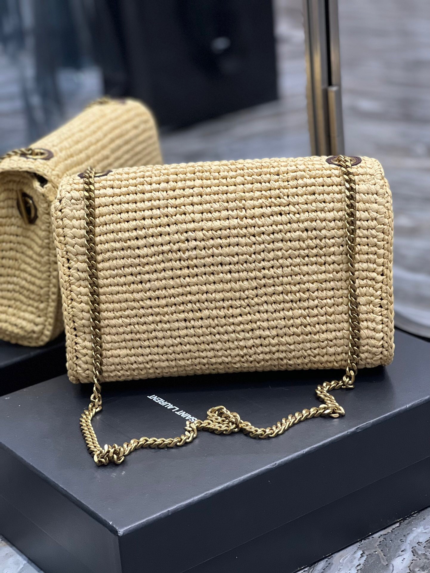 [TOP] SAINT LAUREN KATE MEDIUM SUPPLE CHAIN BAG IN RAFFIA - Bag