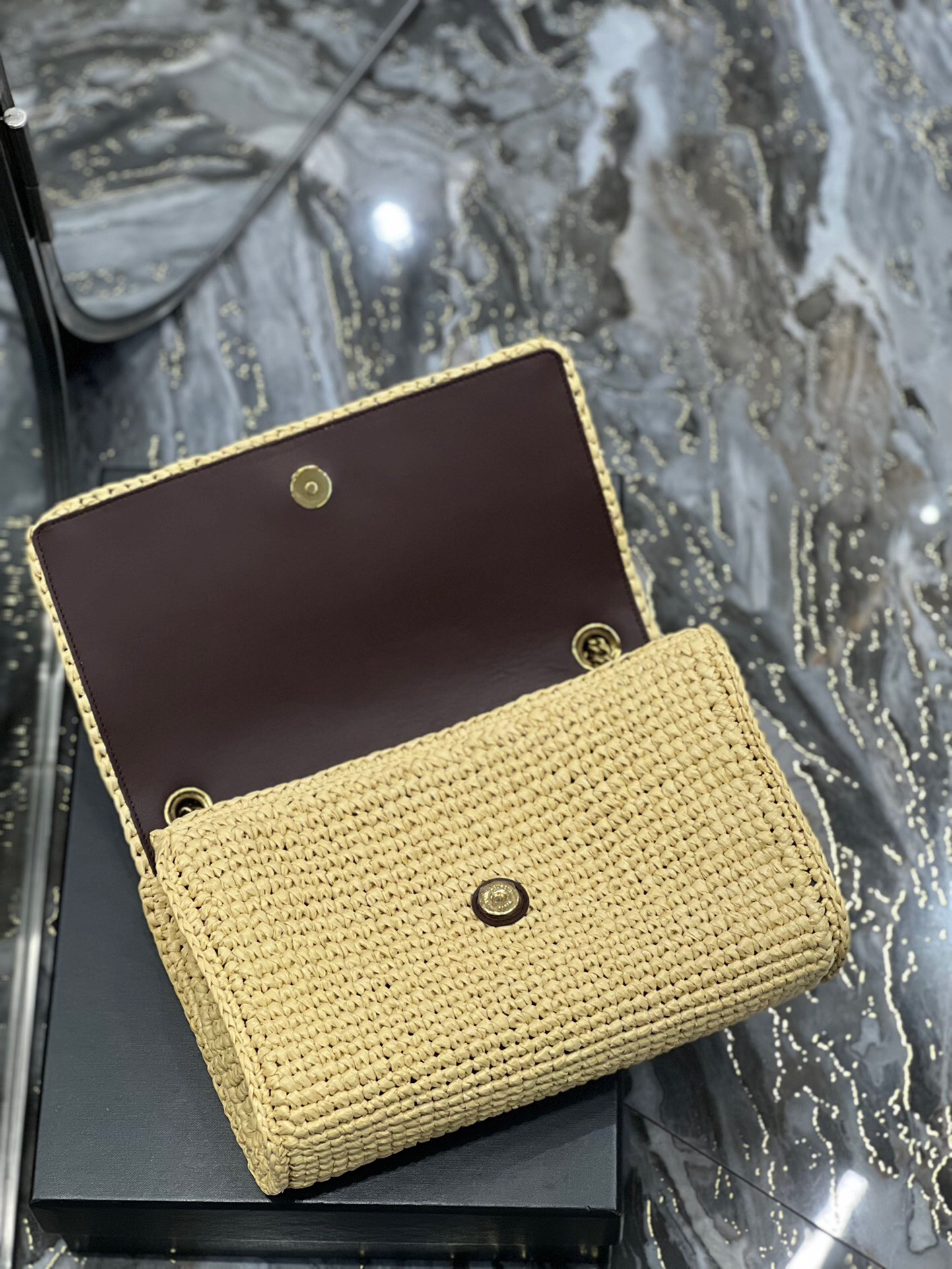 [TOP] SAINT LAUREN KATE MEDIUM SUPPLE CHAIN BAG IN RAFFIA - Bag