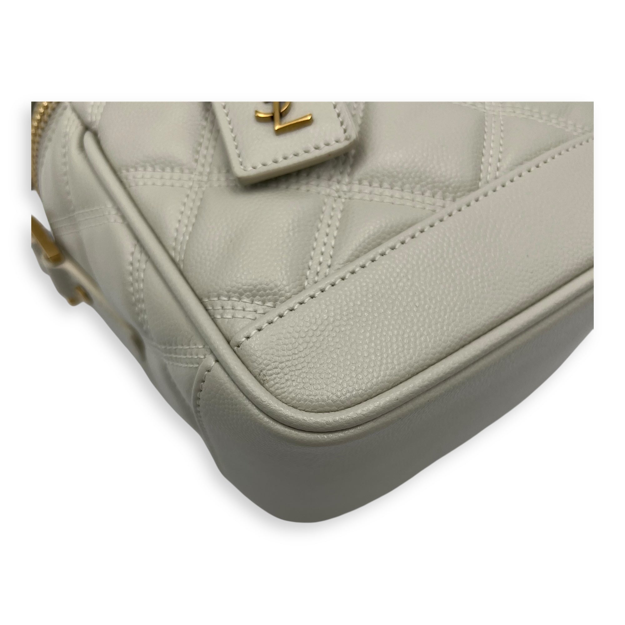 Quilted 80's Vanity Bag White in Calfskin, Gold hardware