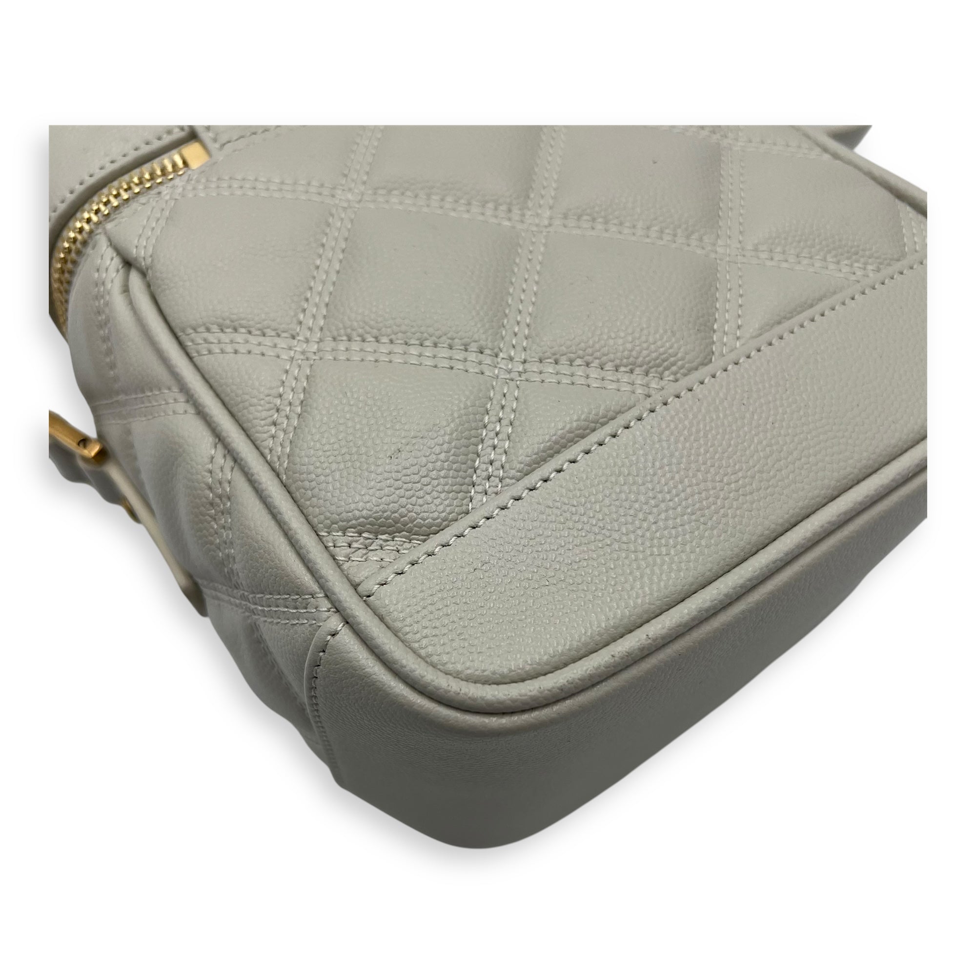 Quilted 80's Vanity Bag White in Calfskin, Gold hardware