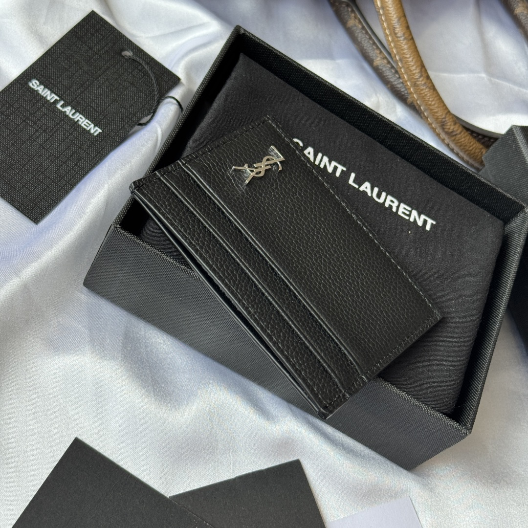 Saint Laurent YSL TINY CASSANDRE card case in matte leather - Black