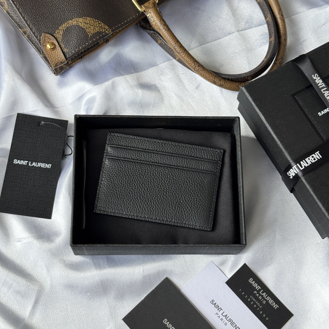 Saint Laurent YSL TINY CASSANDRE card case in matte leather - Black