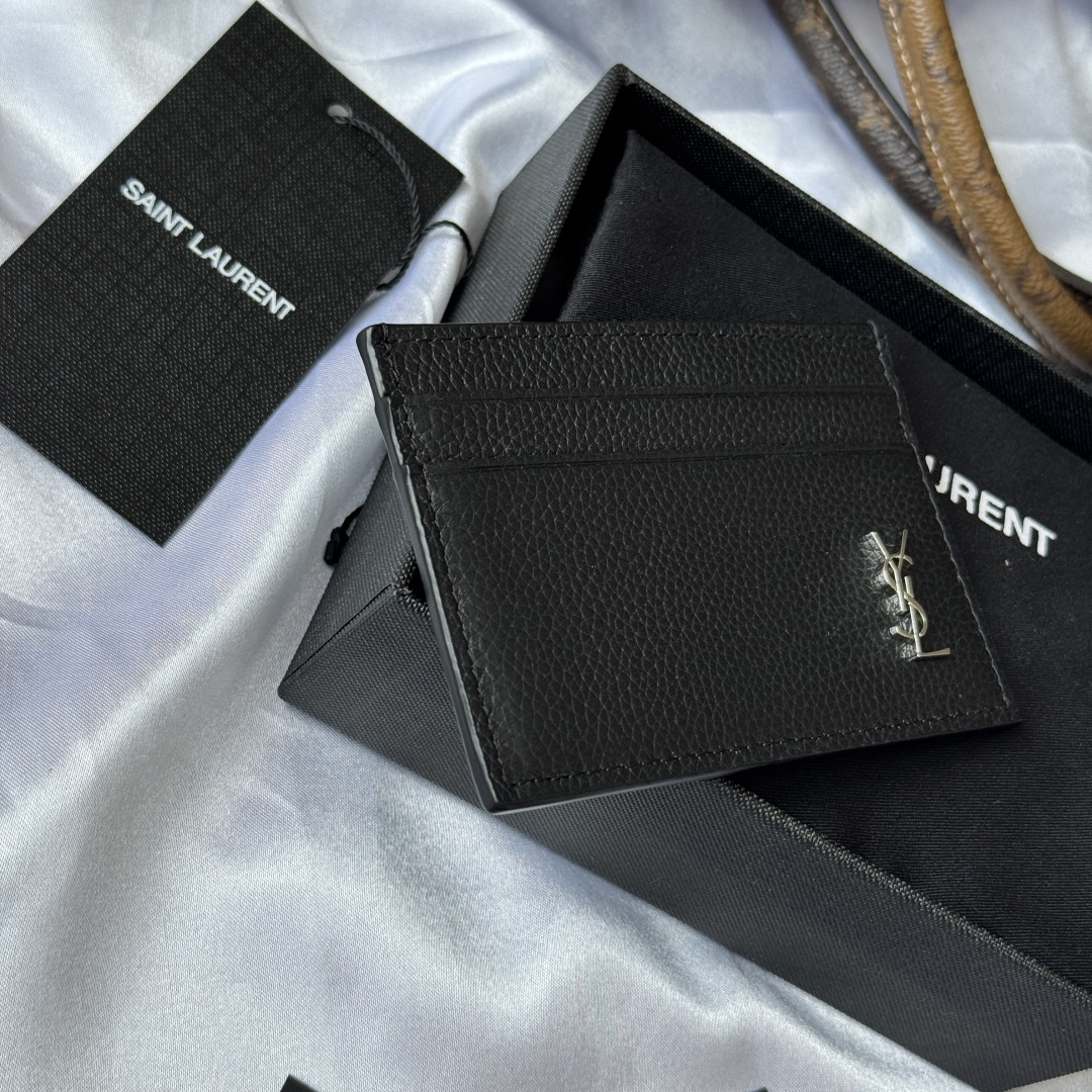 Saint Laurent YSL TINY CASSANDRE card case in matte leather - Black