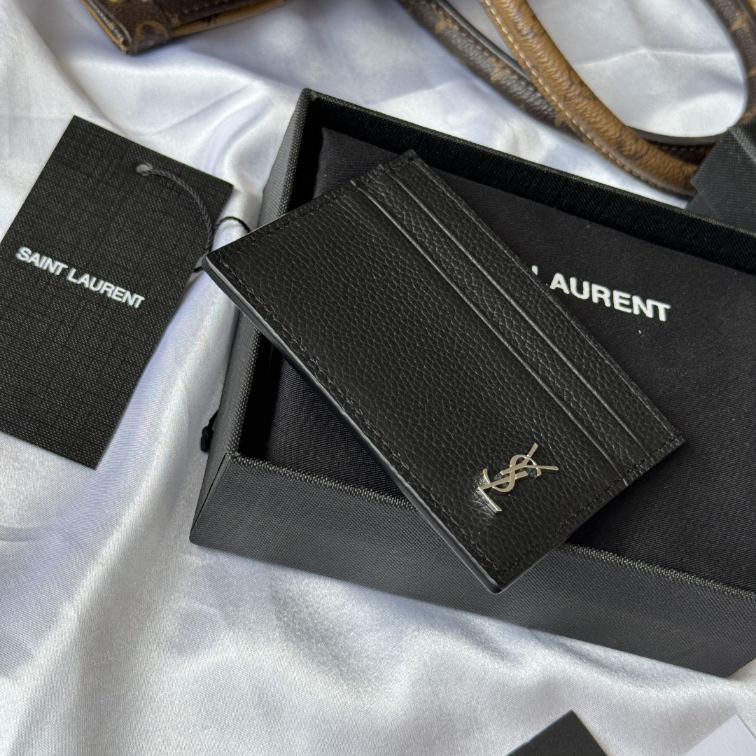 Saint Laurent YSL TINY CASSANDRE card case in matte leather - Black