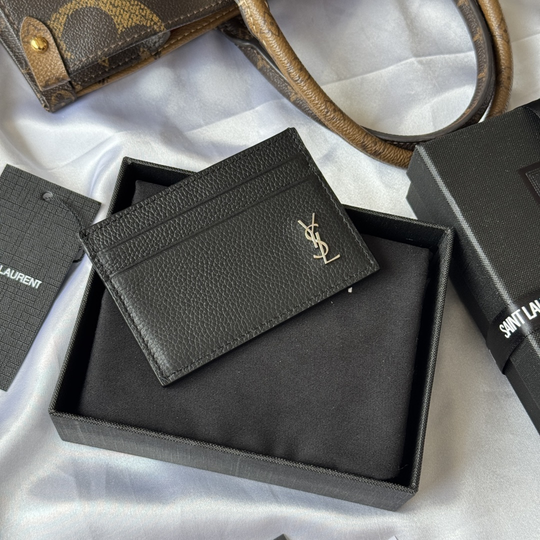 Saint Laurent YSL TINY CASSANDRE card case in matte leather - Black