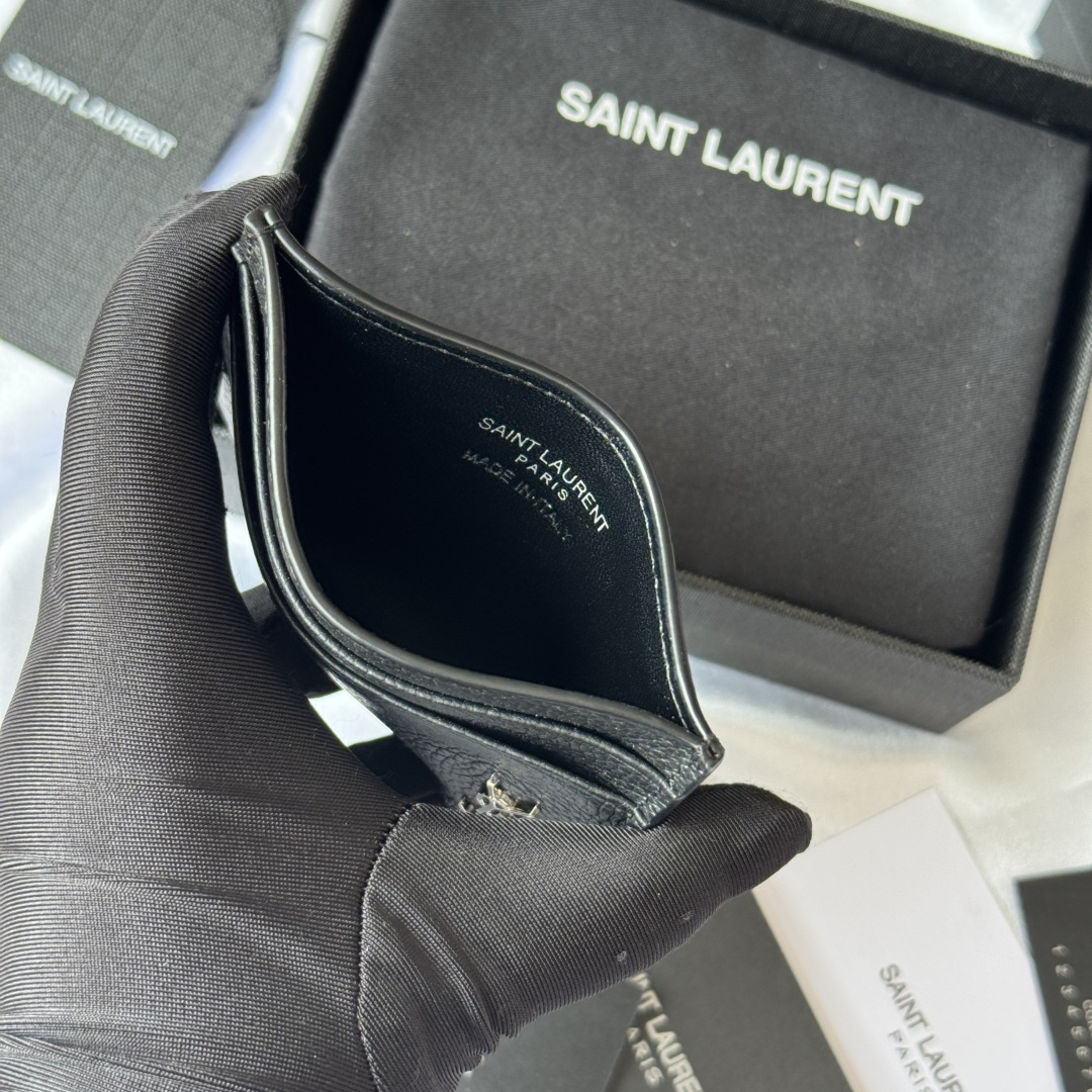 Saint Laurent YSL TINY CASSANDRE card case in matte leather - Black