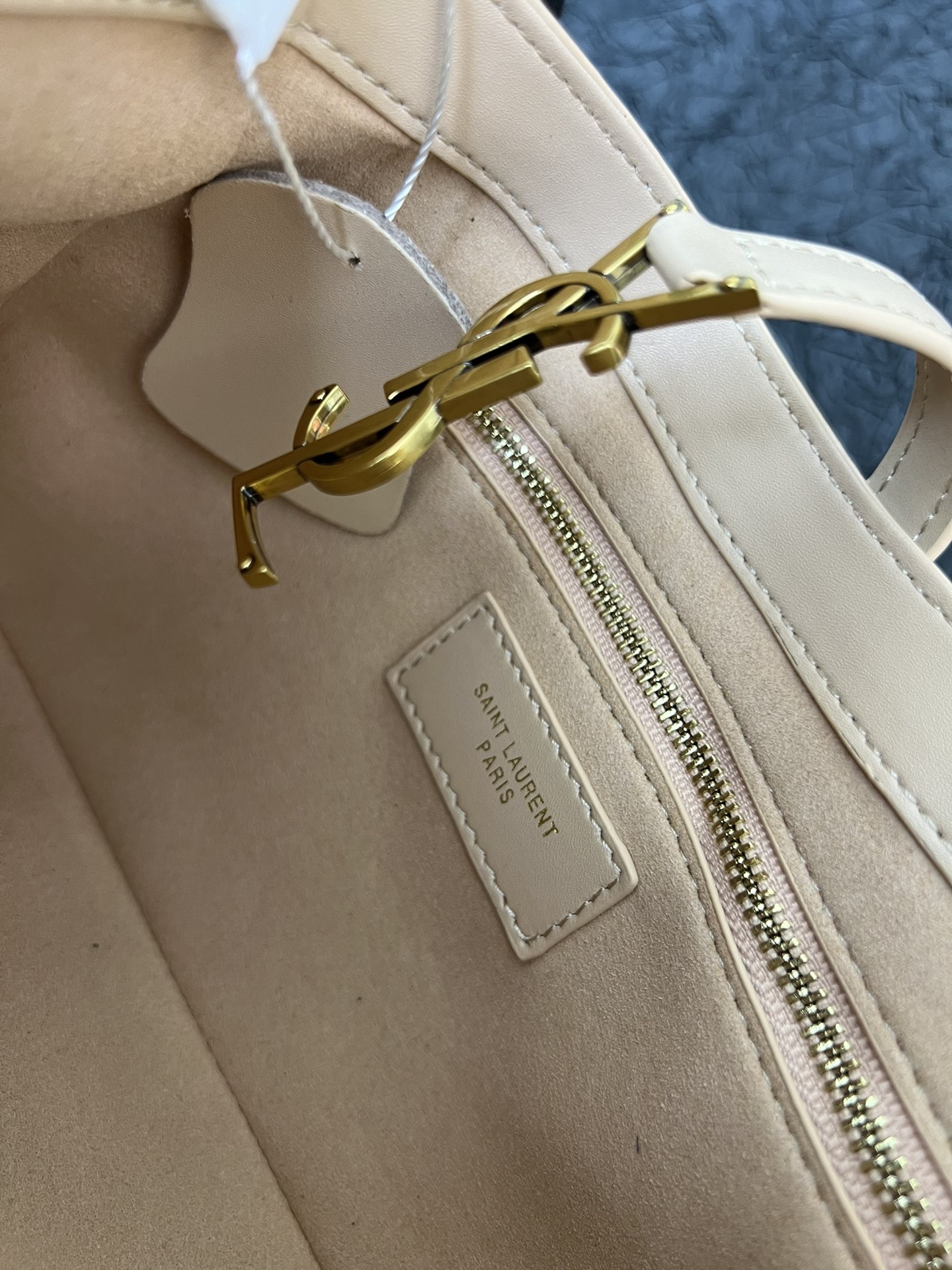 Saint Laurent YSL Le 5 à 7 hobo bag - Flesh Colored Bag