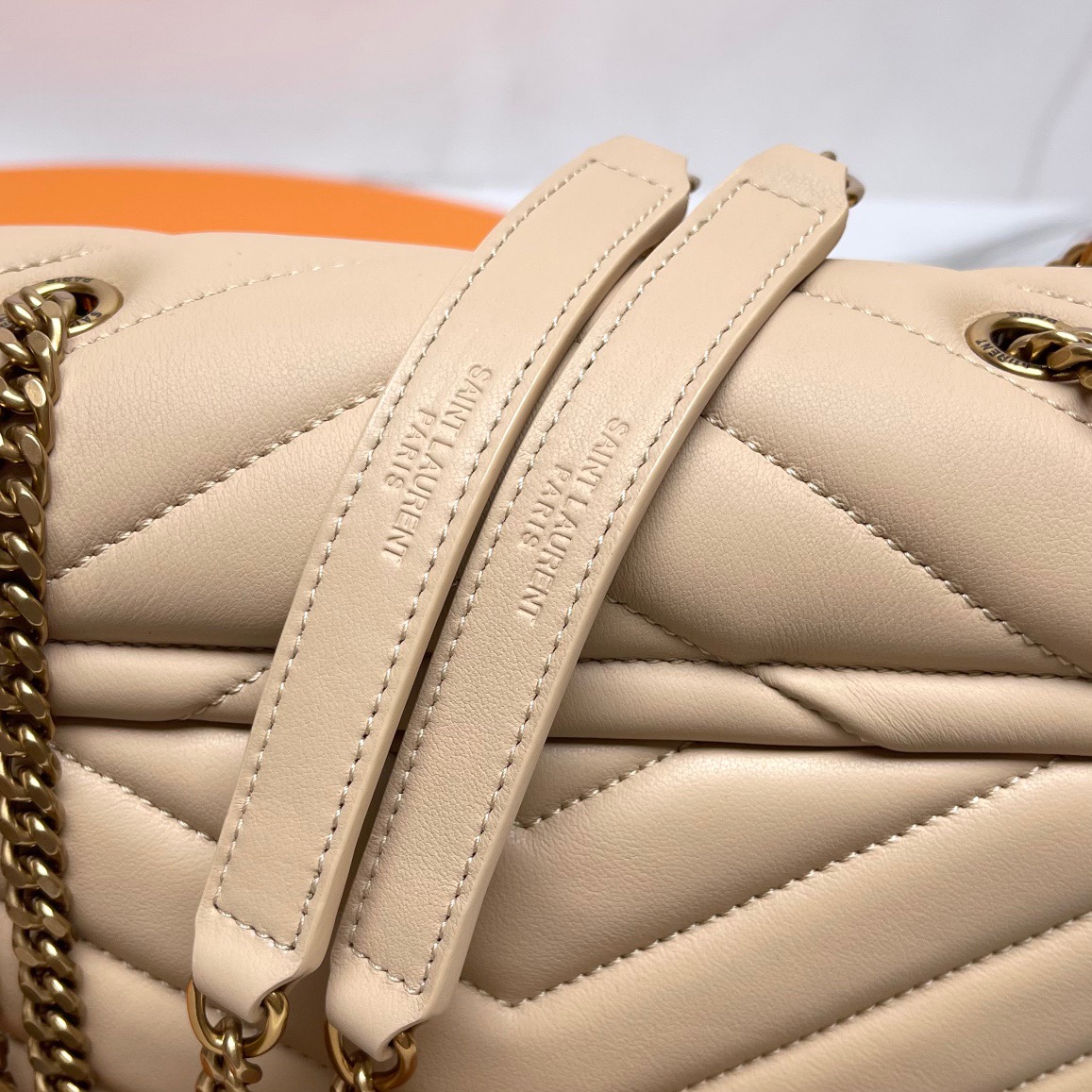 [TOP] SAINT LAURENT Loulou small quilted leather shoulder bag
