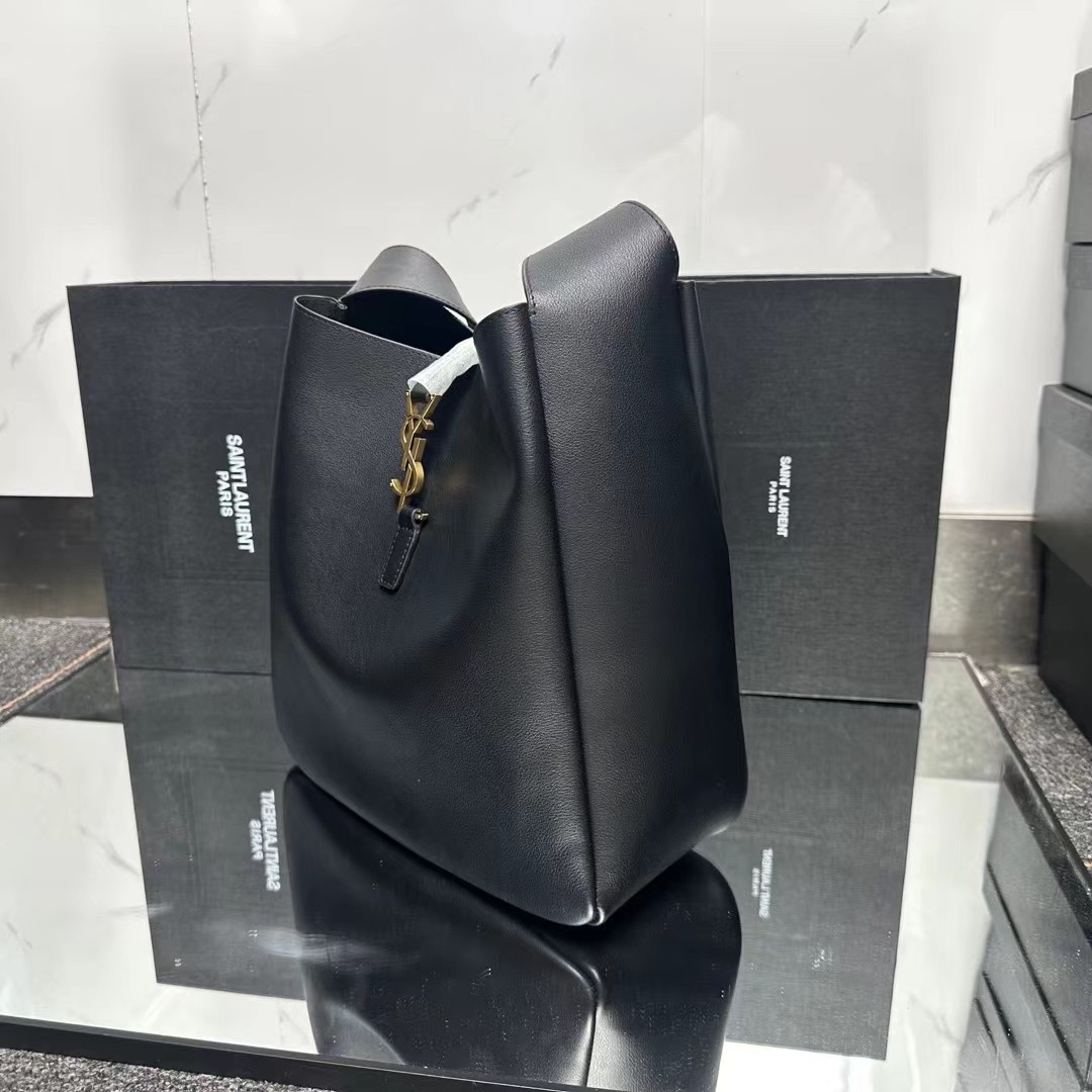 SAINT LAURENT Supple Large leather shoulder bag-Black - Bag