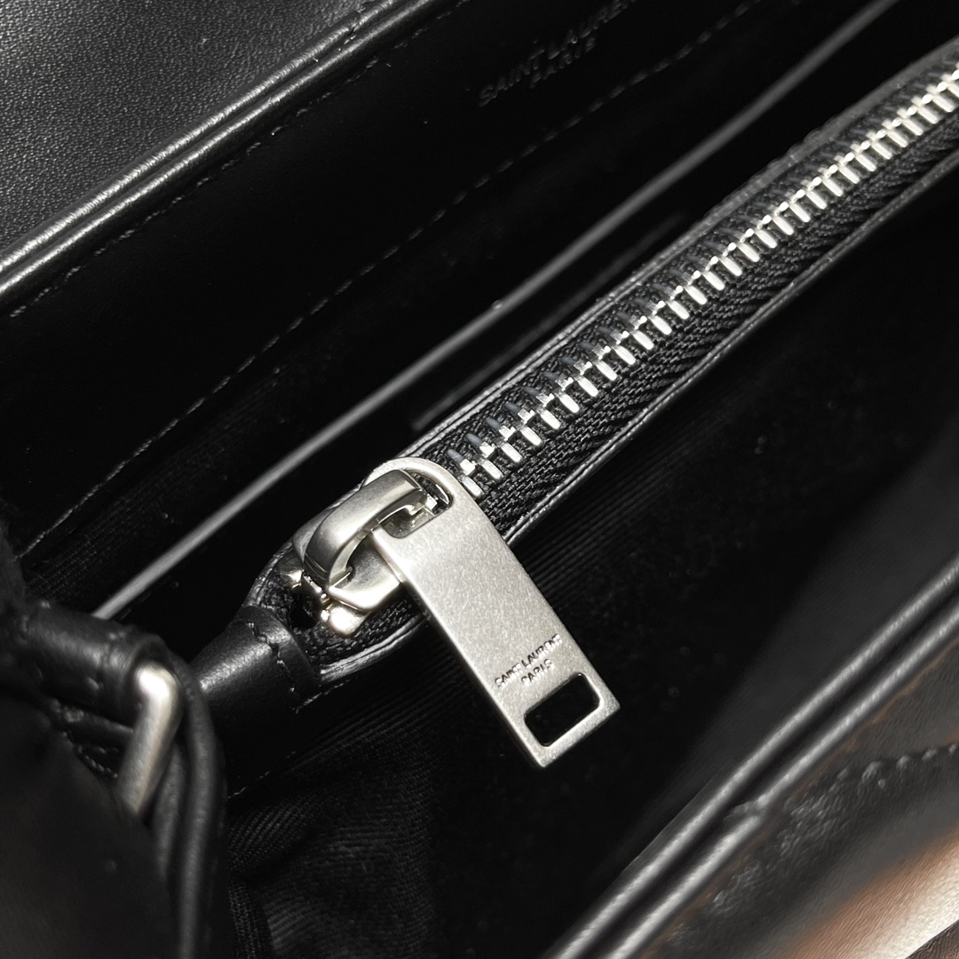 [TOP] SAINT LAURENT Loulou Small Quilted Leather Black Sliver Hardware Shoulder Bag