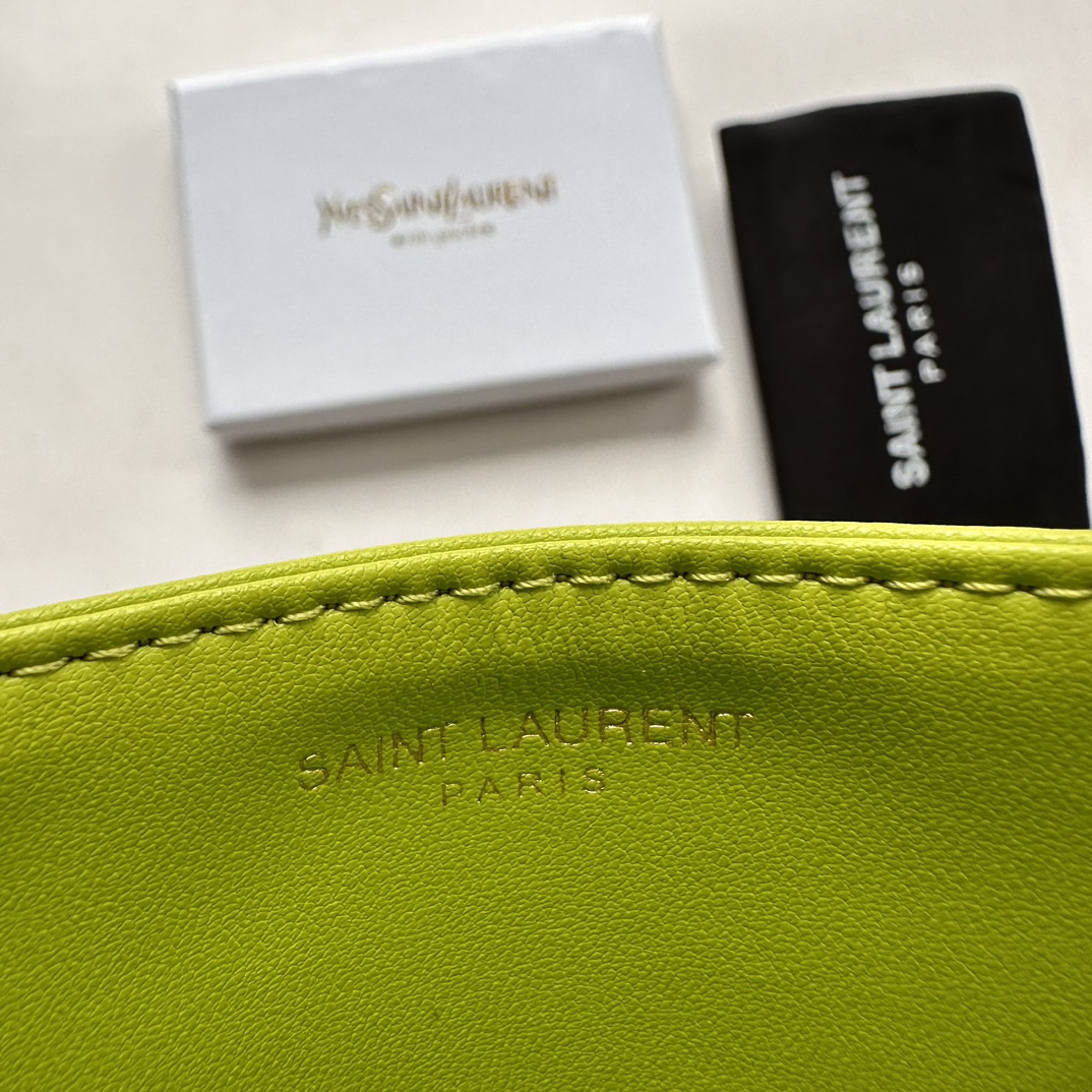 Saint Laurent CASSANDRE MATELASSÉ card case in lambskin -Green Wallet