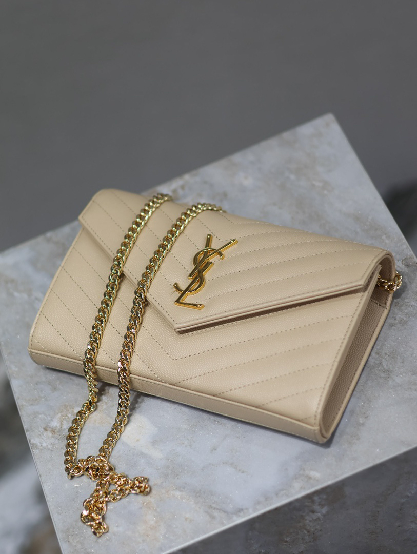 [TOP] Saint Laurent CLASSIC CASSANDRE CHAIN WALLET IN GRAIN DE POUDRE LEATHER