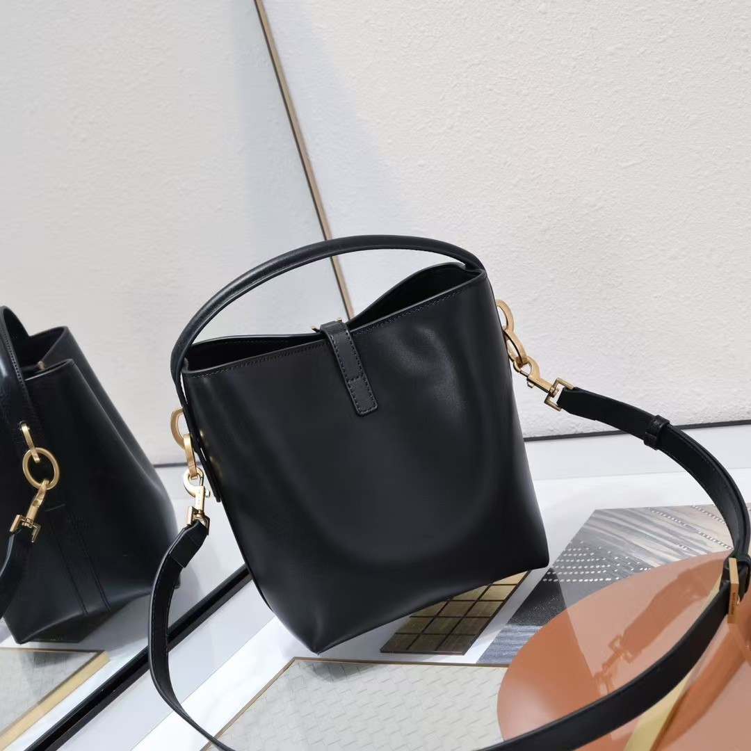 Saint Laurent Le 37 Small Bag in Shiny Leather