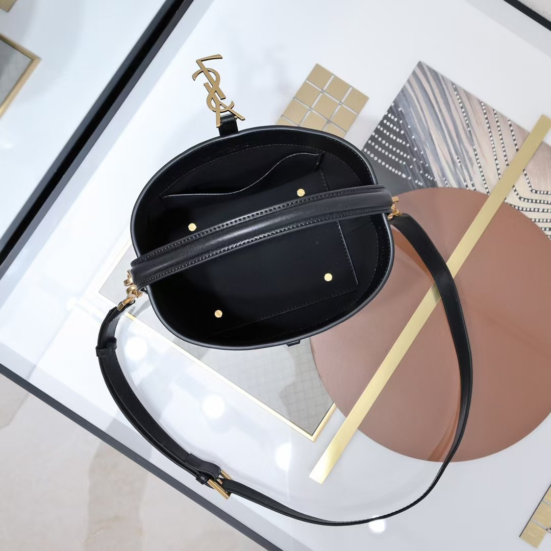 Saint Laurent Le 37 Small Bag in Shiny Leather