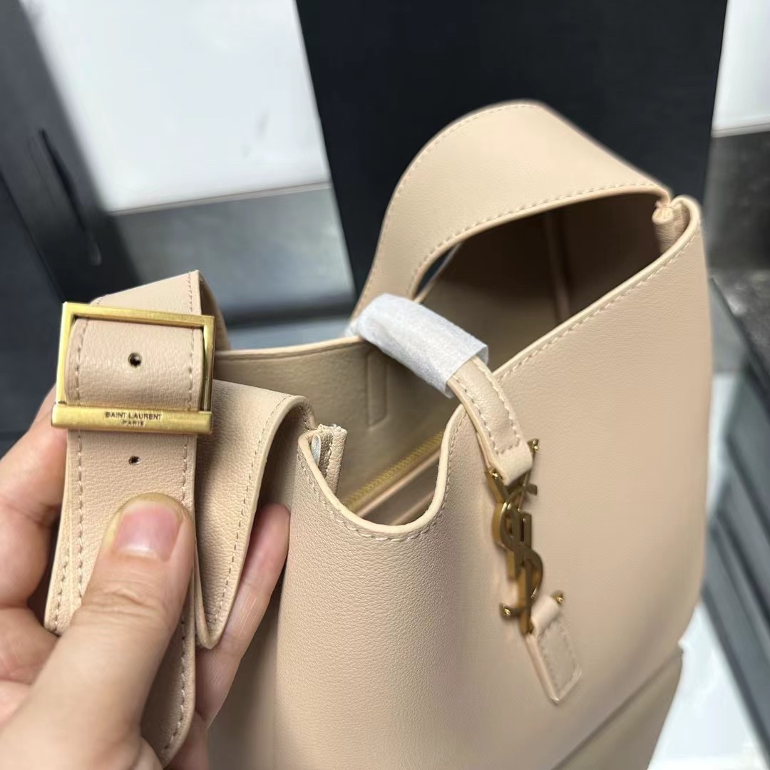 SAINT LAURENT Supple Small leather shoulder bag-Beige - Bag