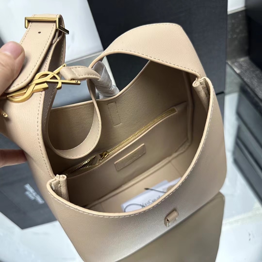 SAINT LAURENT Supple Small leather shoulder bag-Beige - Bag
