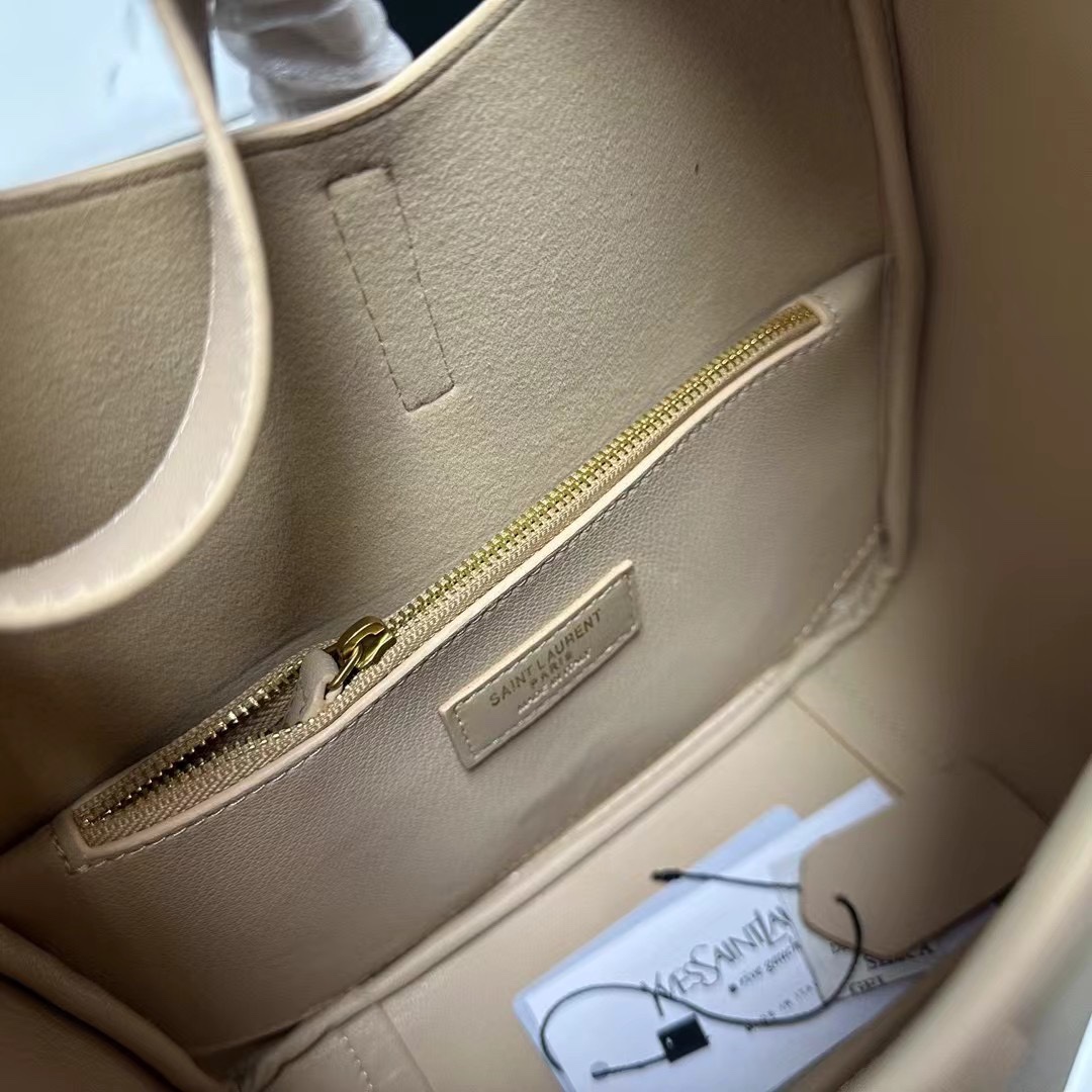 SAINT LAURENT Supple Small leather shoulder bag-Beige - Bag