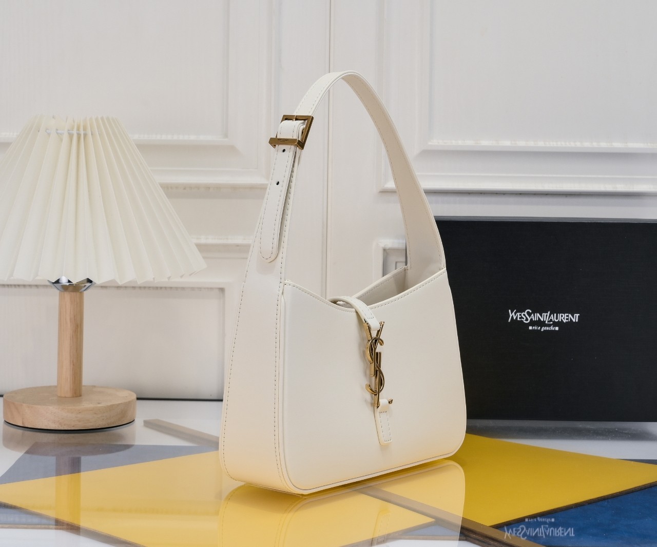 SAINT LAURENT YSL 5 à 7 Hobo Bag Leather-White Bag
