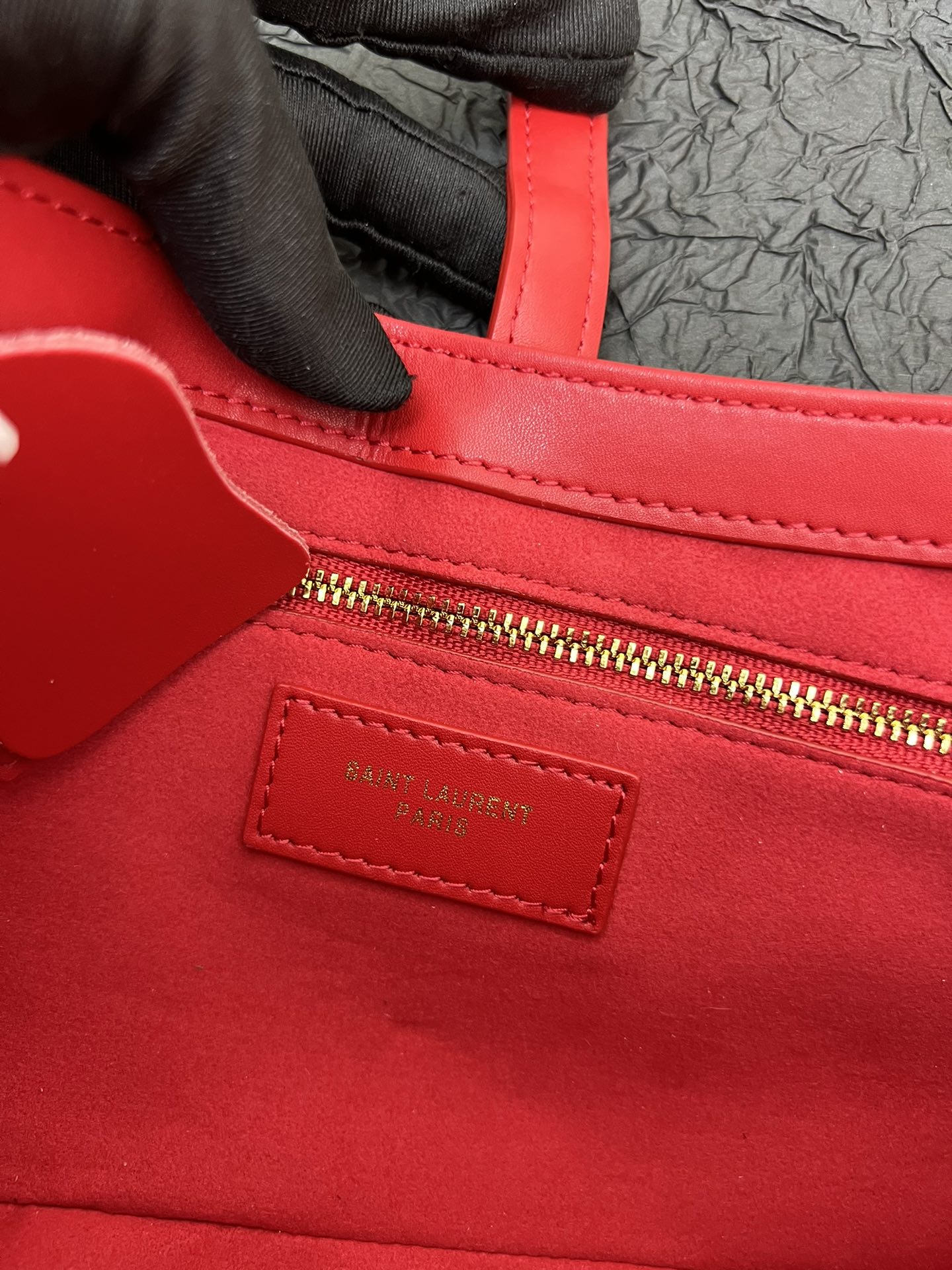 Saint Laurent YSL Le 5 à 7 hobo bag - Red Plain Bag