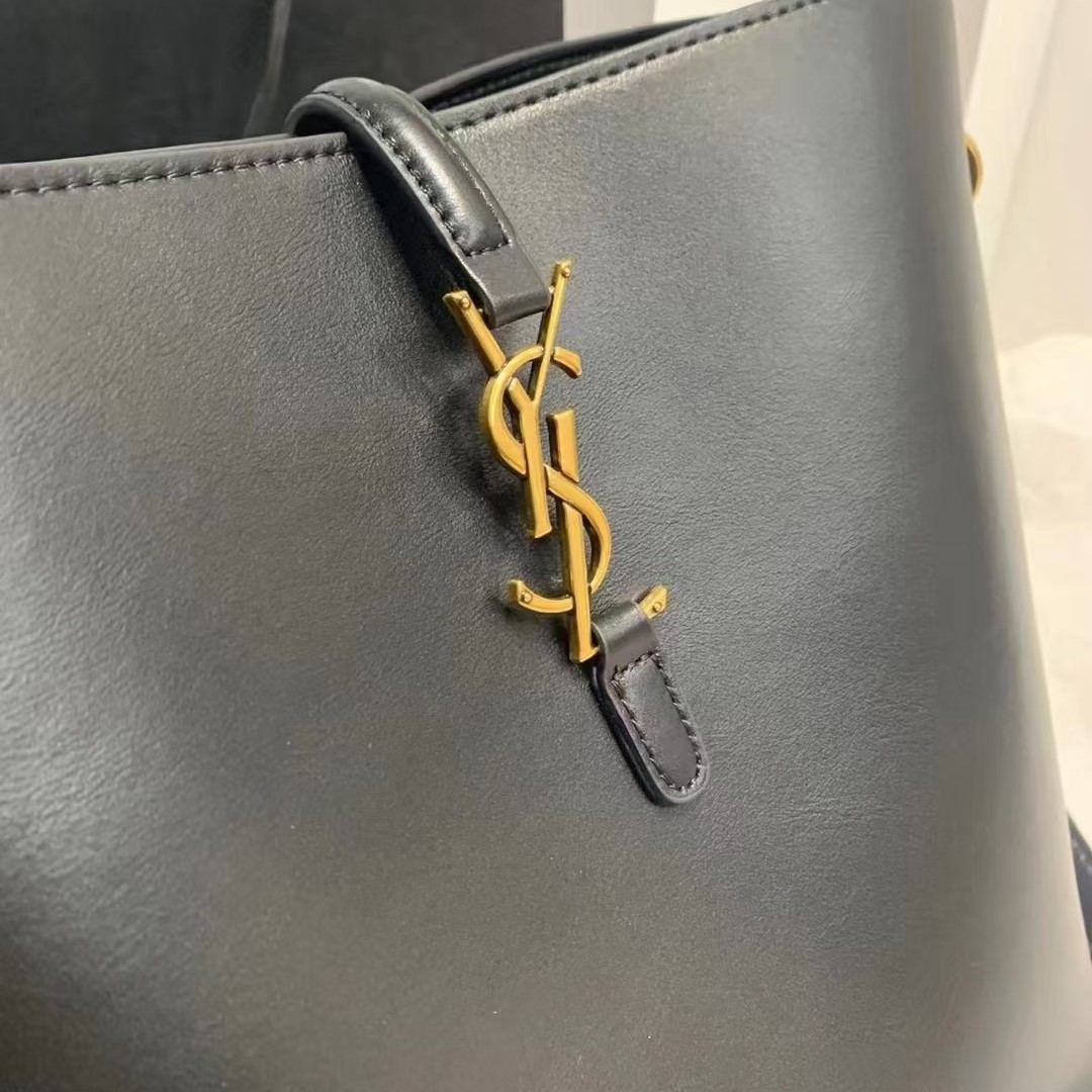 Saint Laurent Le 37 Large Bag in Shiny Leather