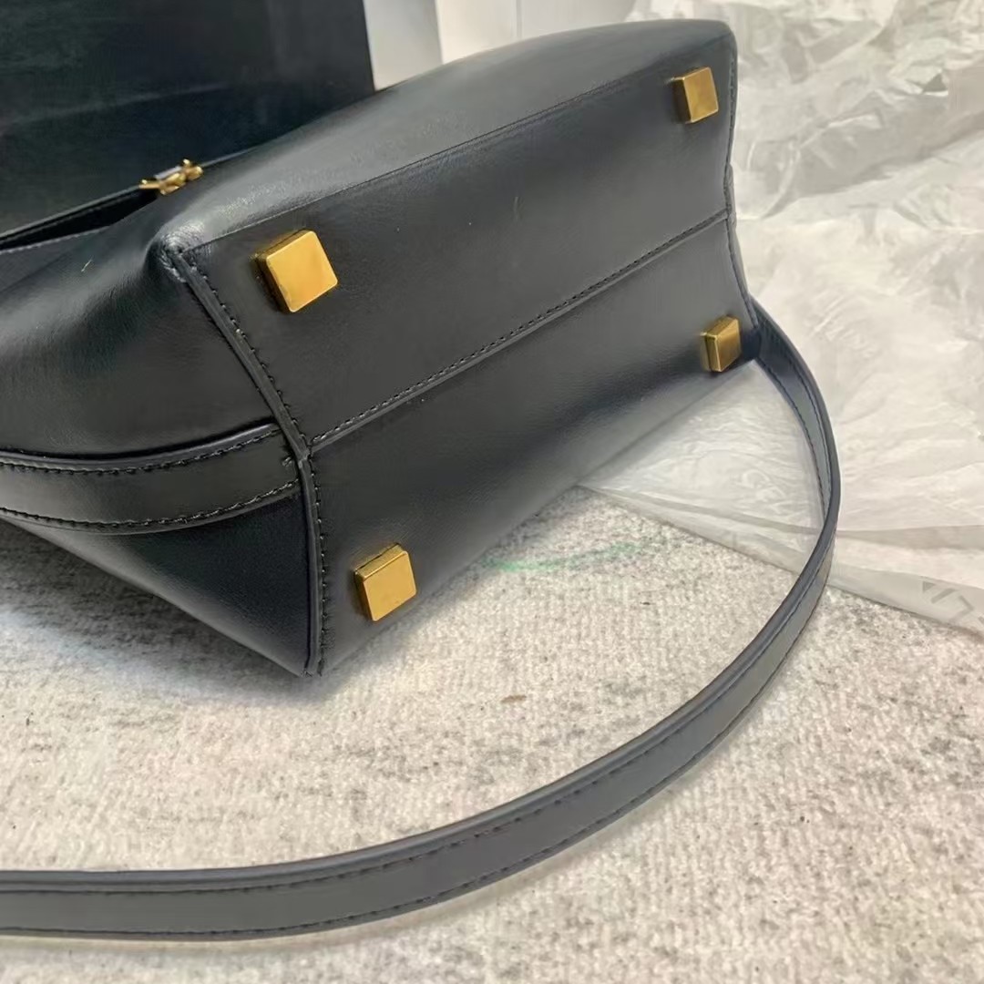 Saint Laurent Le 37 Large Bag in Shiny Leather