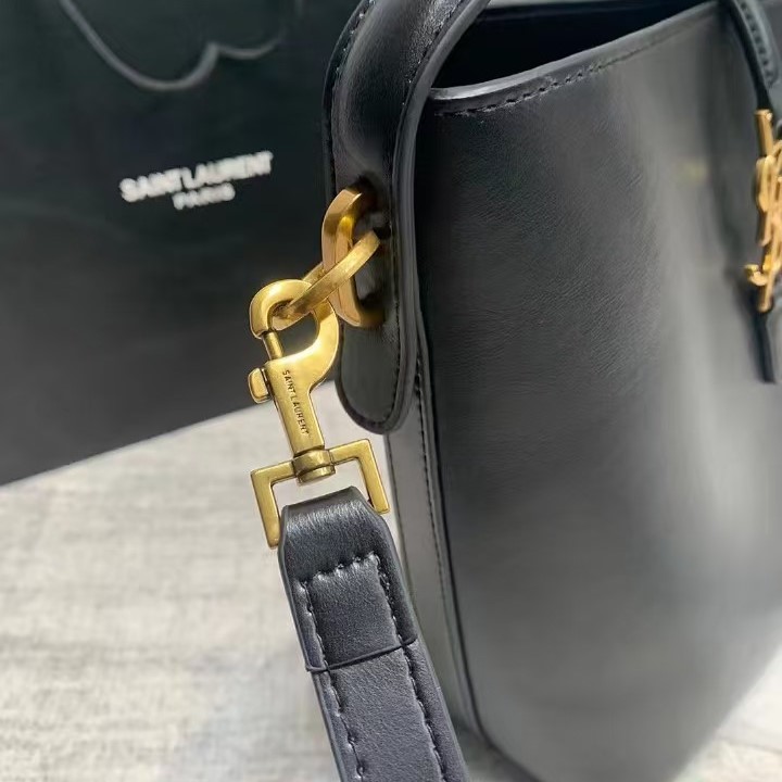 Saint Laurent Le 37 Large Bag in Shiny Leather