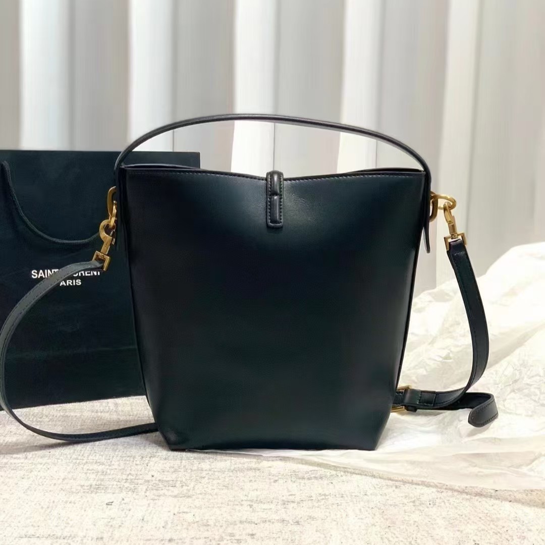 Saint Laurent Le 37 Large Bag in Shiny Leather