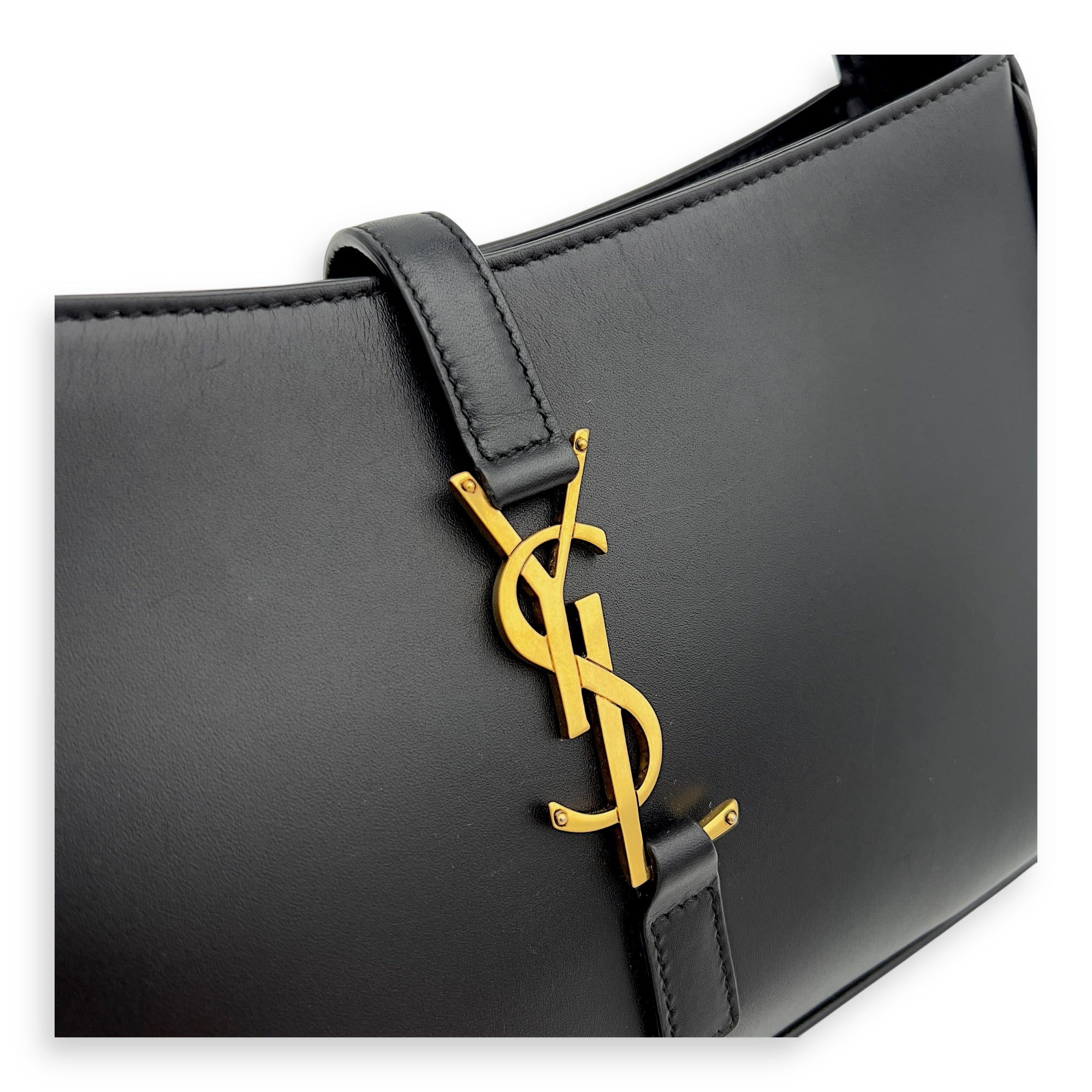 Le 5 A 7 Black Shoulder Bag in Calfskin, Gold hardware