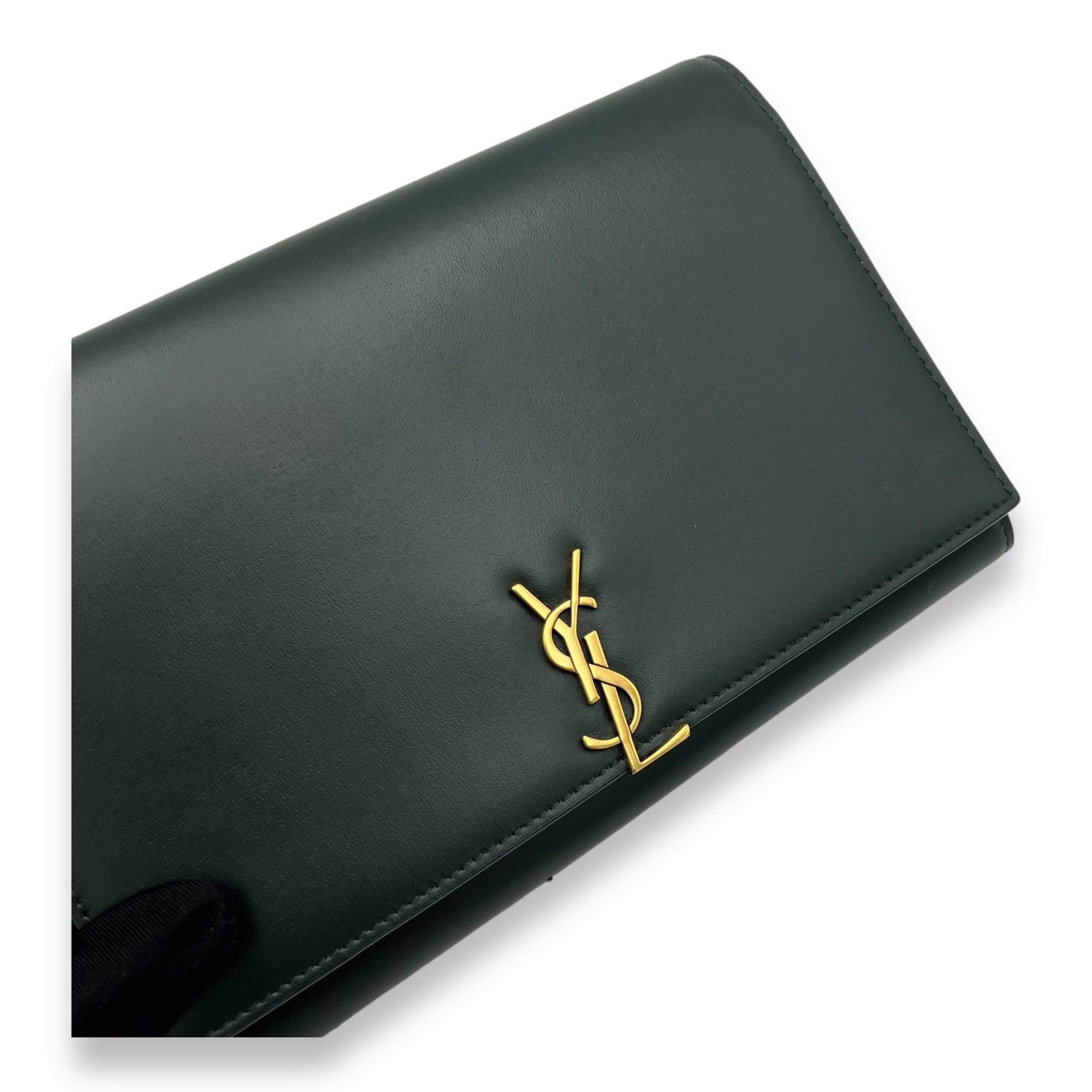 Logo Wallet On Chain Green in Calfskin, Gold hardware