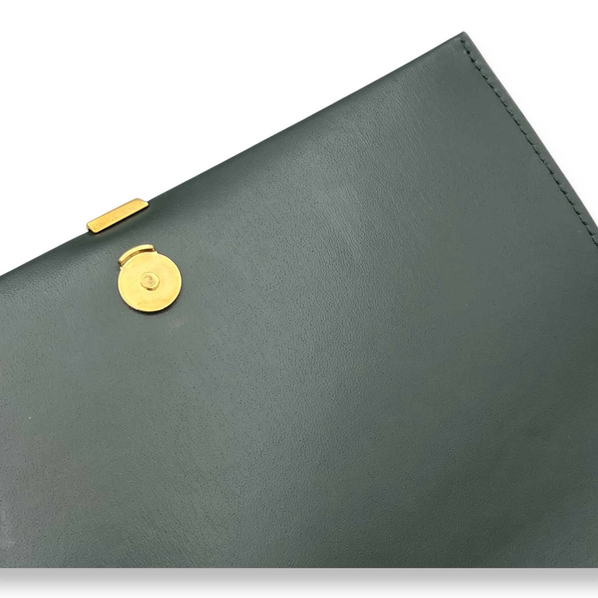 Logo Wallet On Chain Green in Calfskin, Gold hardware