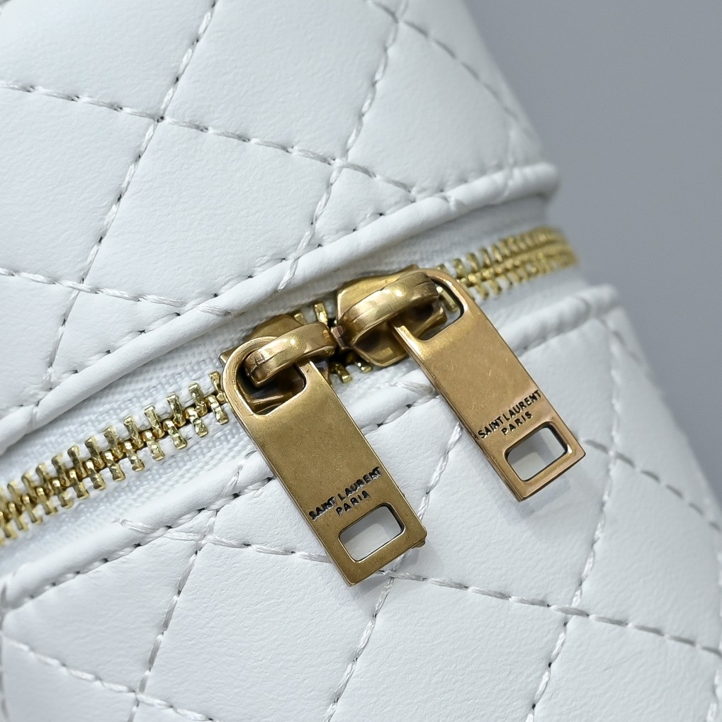 SAINT LAURENT YSL GABY vanity Medium bag in lambskin - BLANC VINTAGE