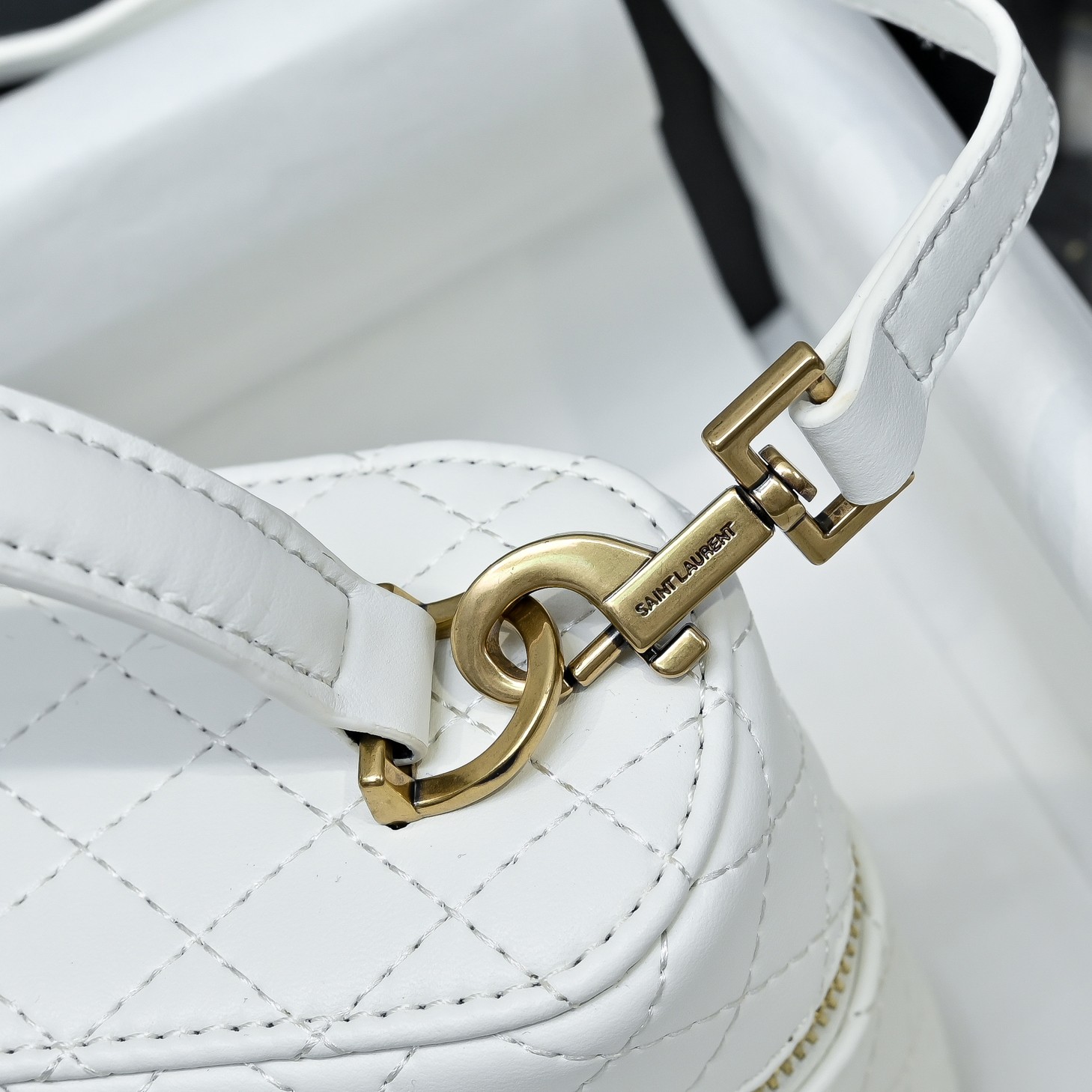 SAINT LAURENT YSL GABY vanity Medium bag in lambskin - BLANC VINTAGE